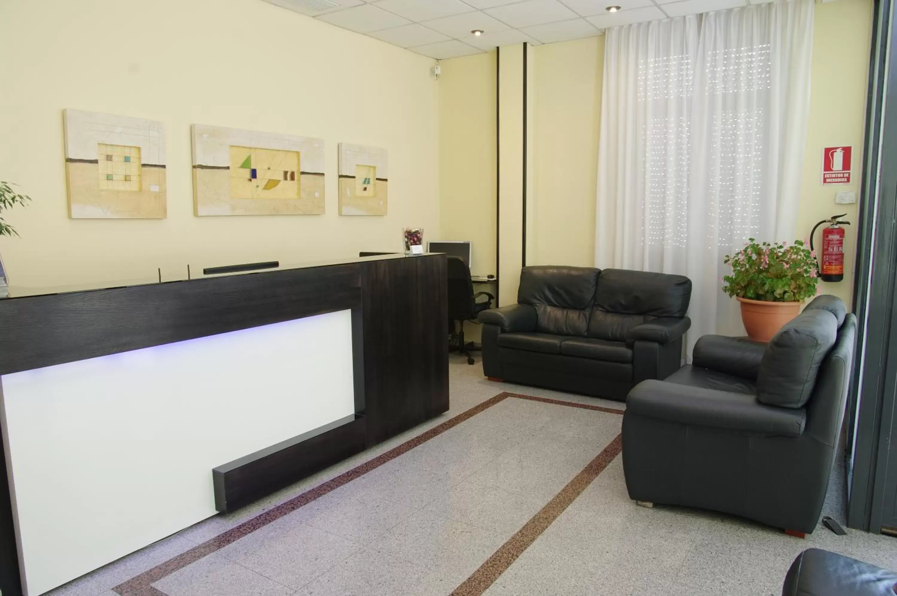 Lobby or reception, Lobby/Reception in Hotel Barajas Plaza