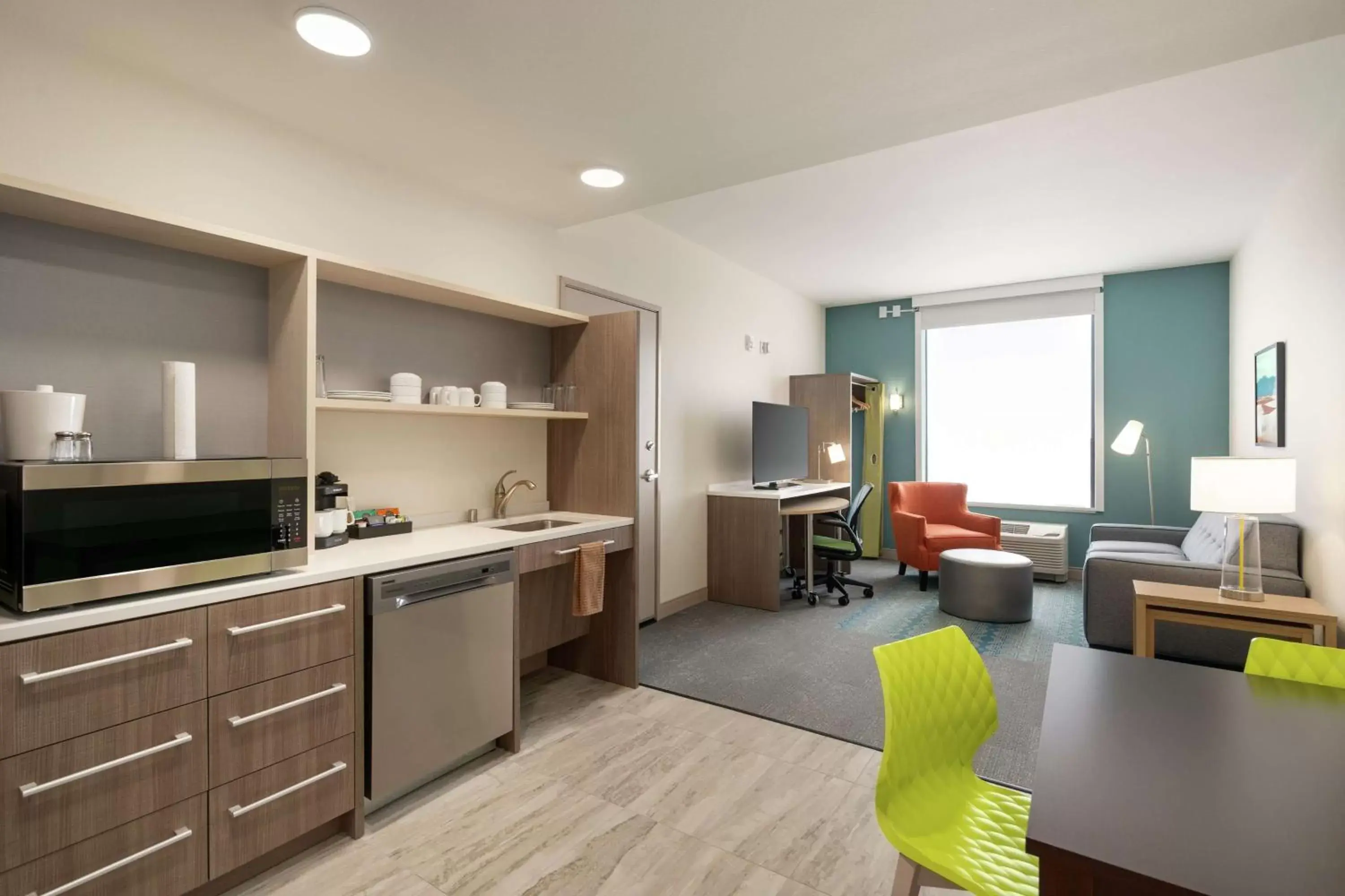 Bedroom, Kitchen/Kitchenette in Home2 Suites By Hilton Alamogordo White Sands