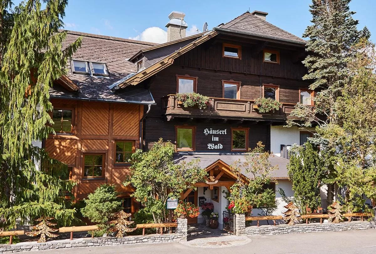 Facade/entrance in Hotel Häuserl im Wald