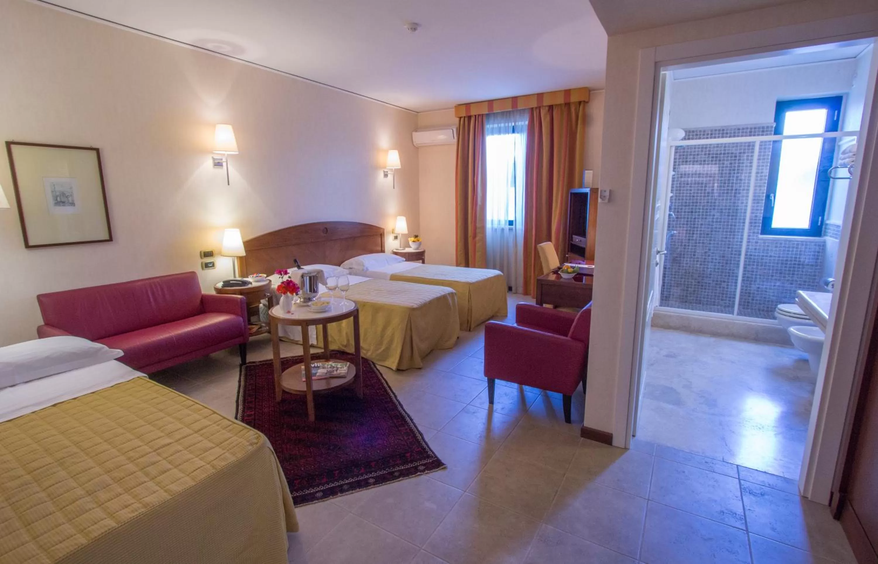 Photo of the whole room in Grand Hotel Paestum