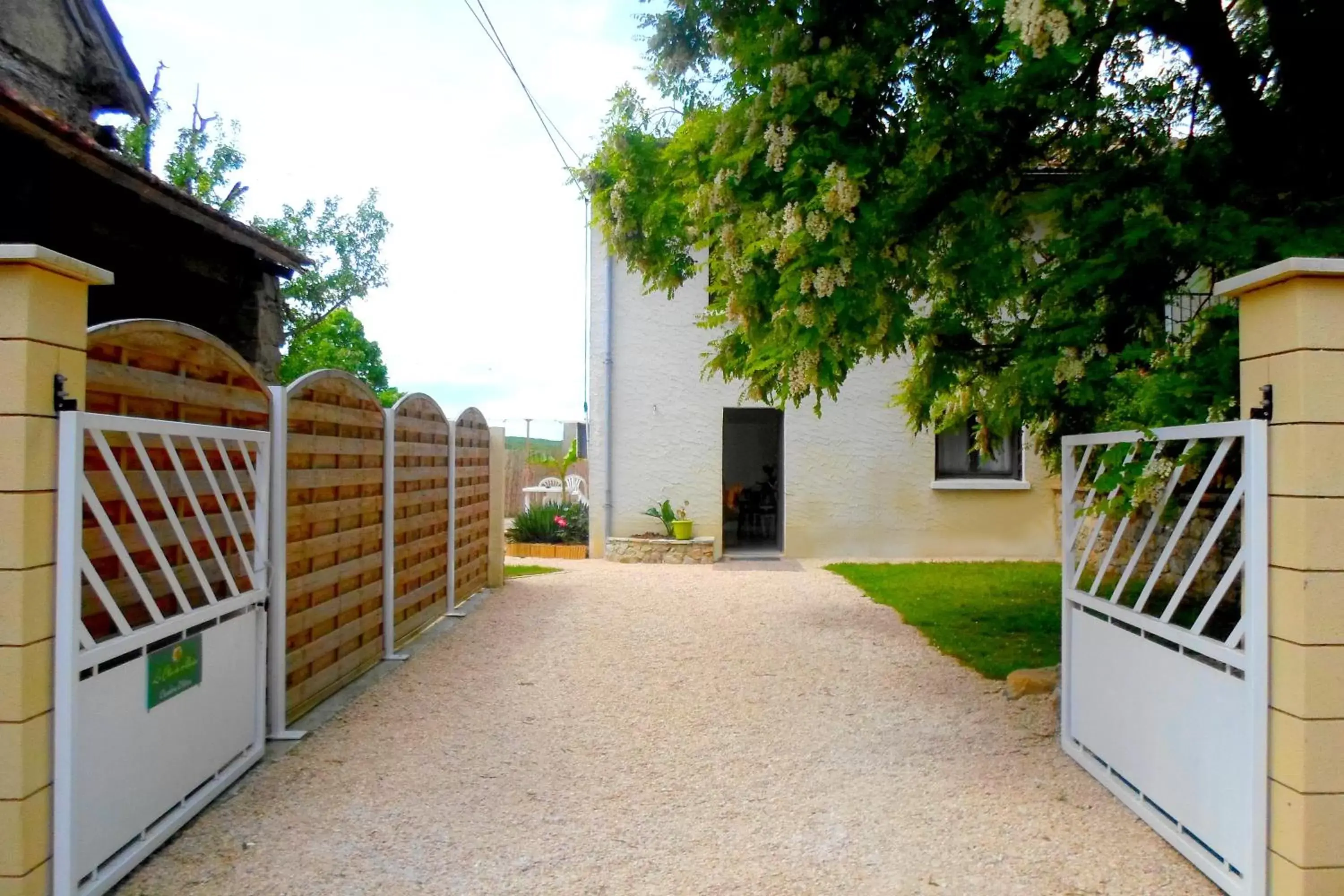 Facade/entrance in Chambres d'Hôtes Le Clos du Murier