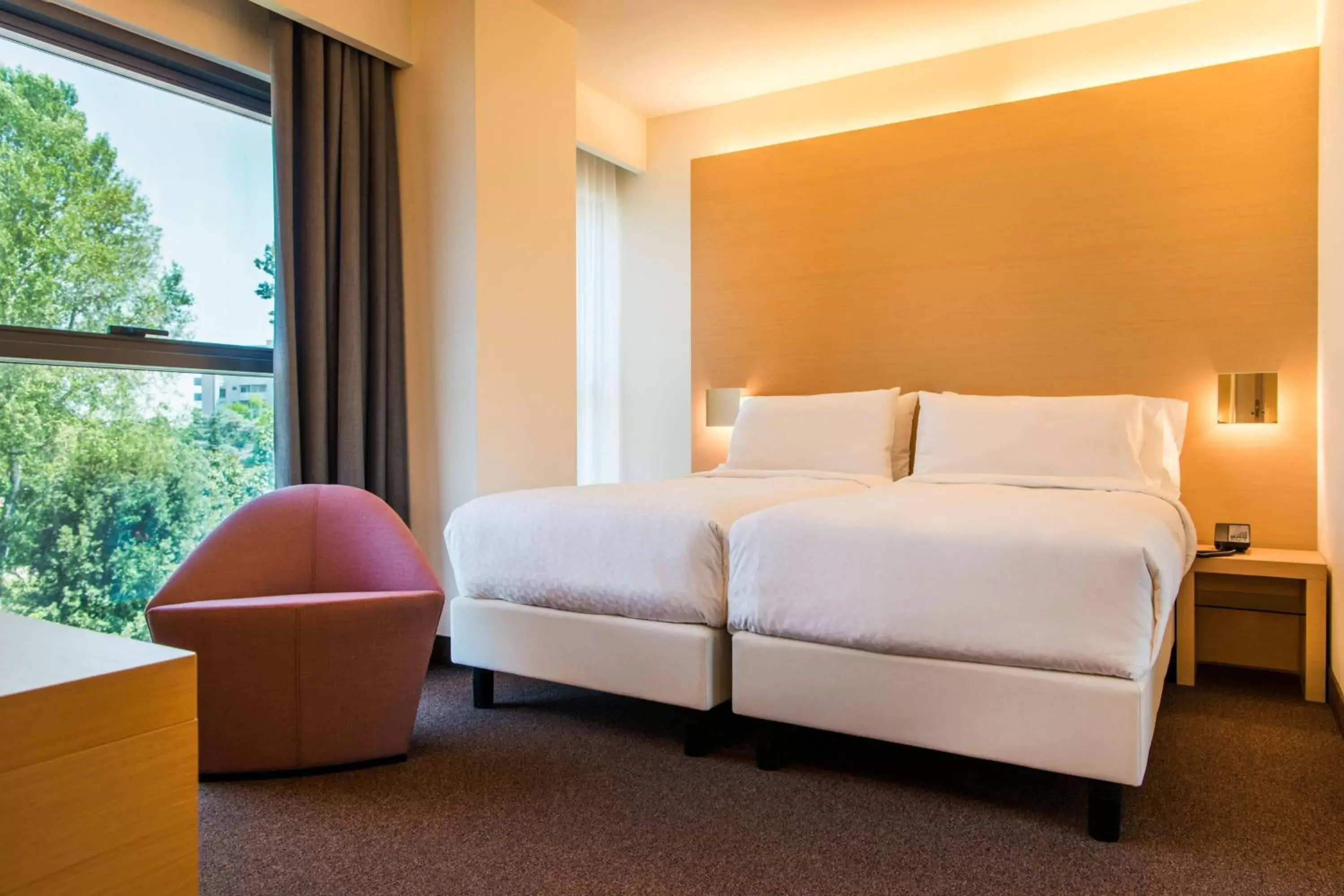 Photo of the whole room, Bed in Four Points by Sheraton Venice Mestre