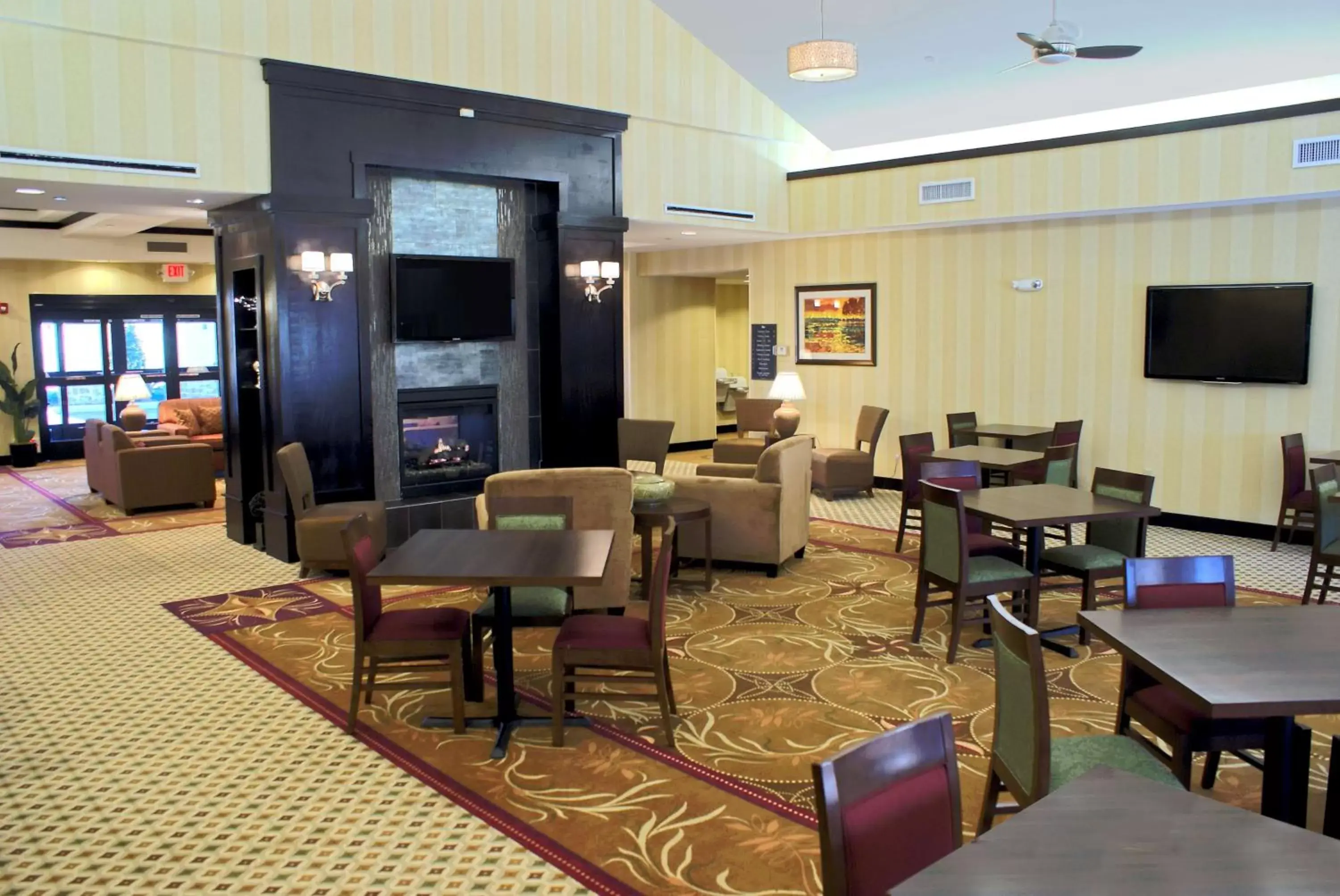 Dining area, Restaurant/Places to Eat in Homewood Suites Beaumont