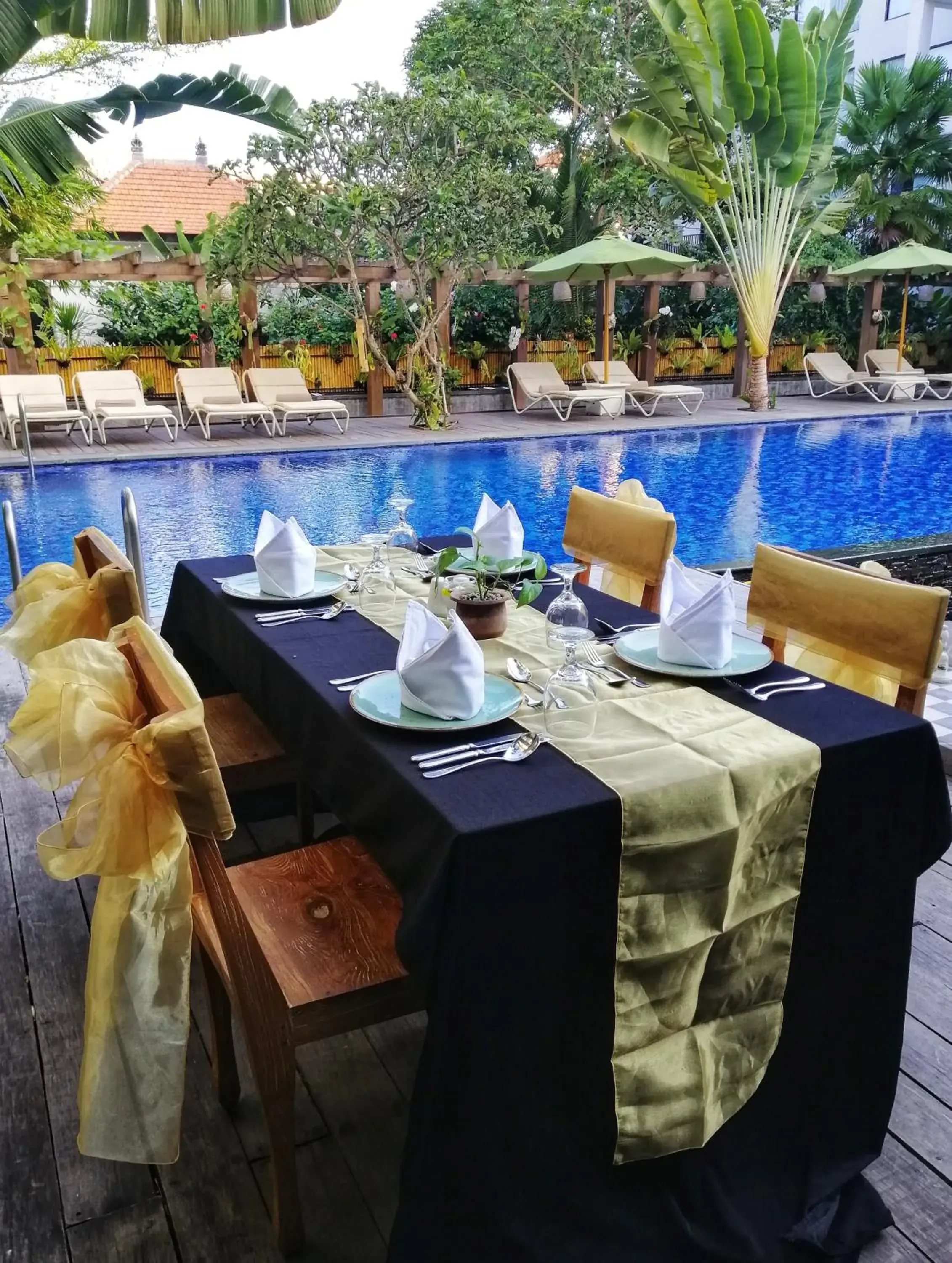 Restaurant/places to eat, Swimming Pool in Taksu Sanur Hotel
