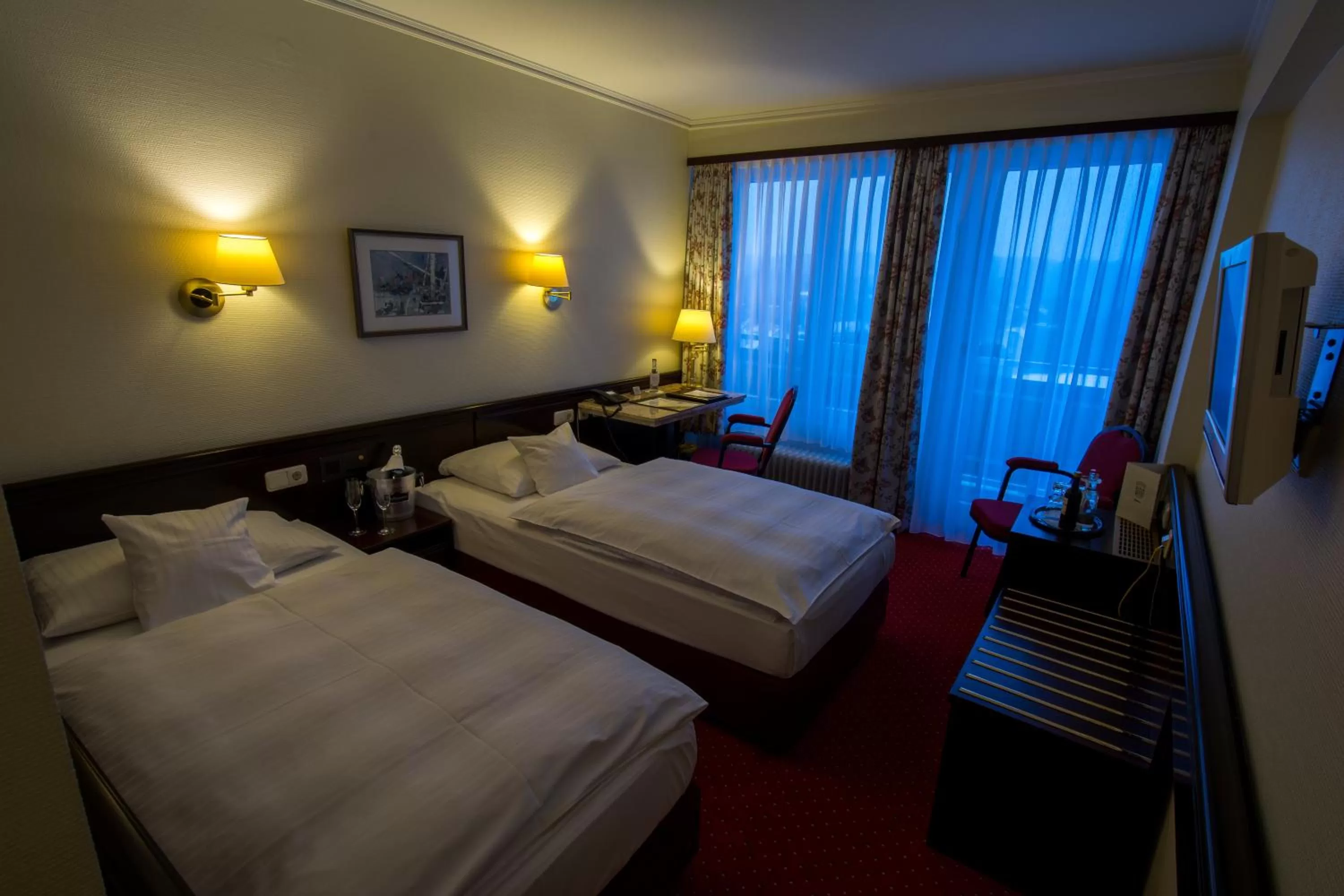 Photo of the whole room, Bed in Sachsenwald Hotel Reinbek