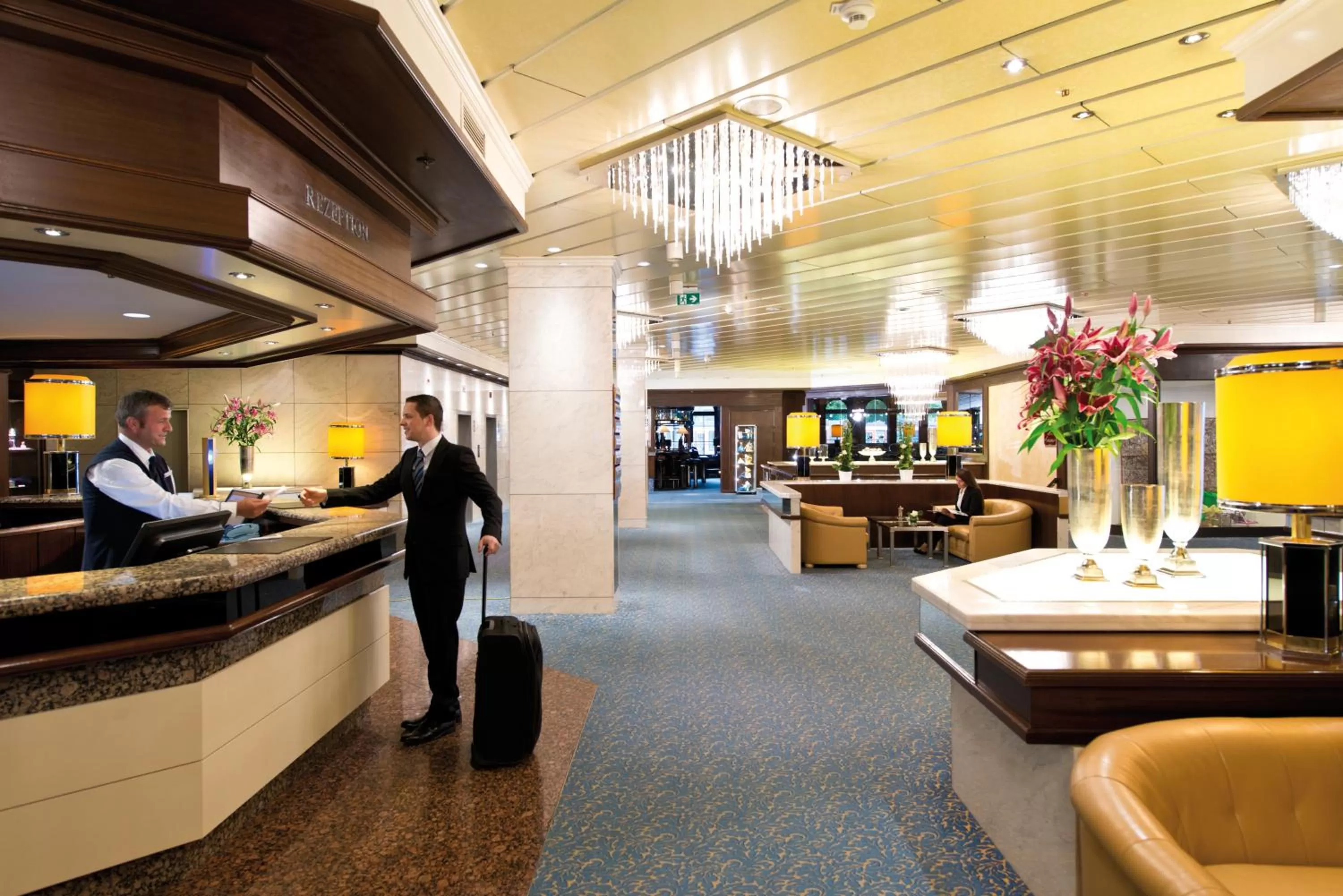 People in Maritim Hotel Darmstadt