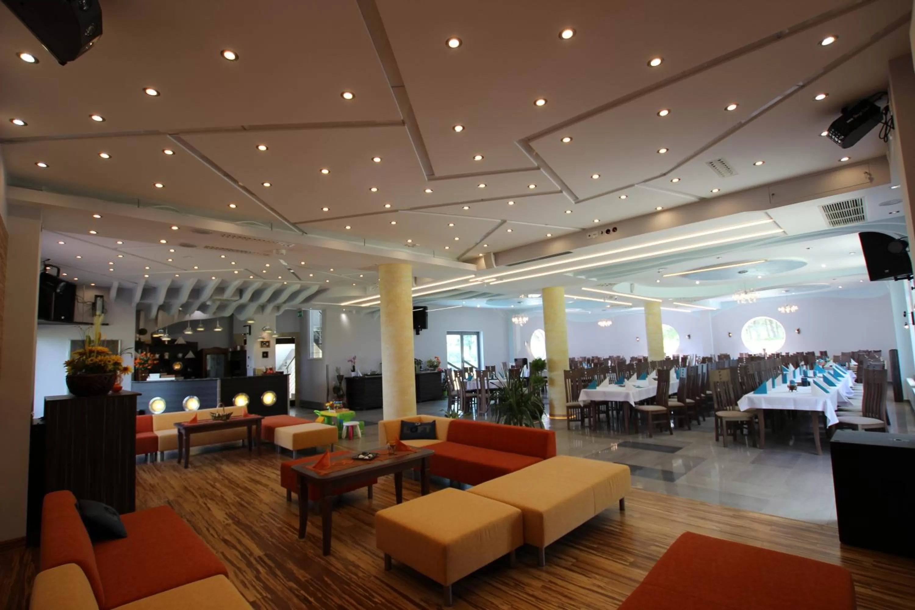 Restaurant/places to eat in Resident Rene