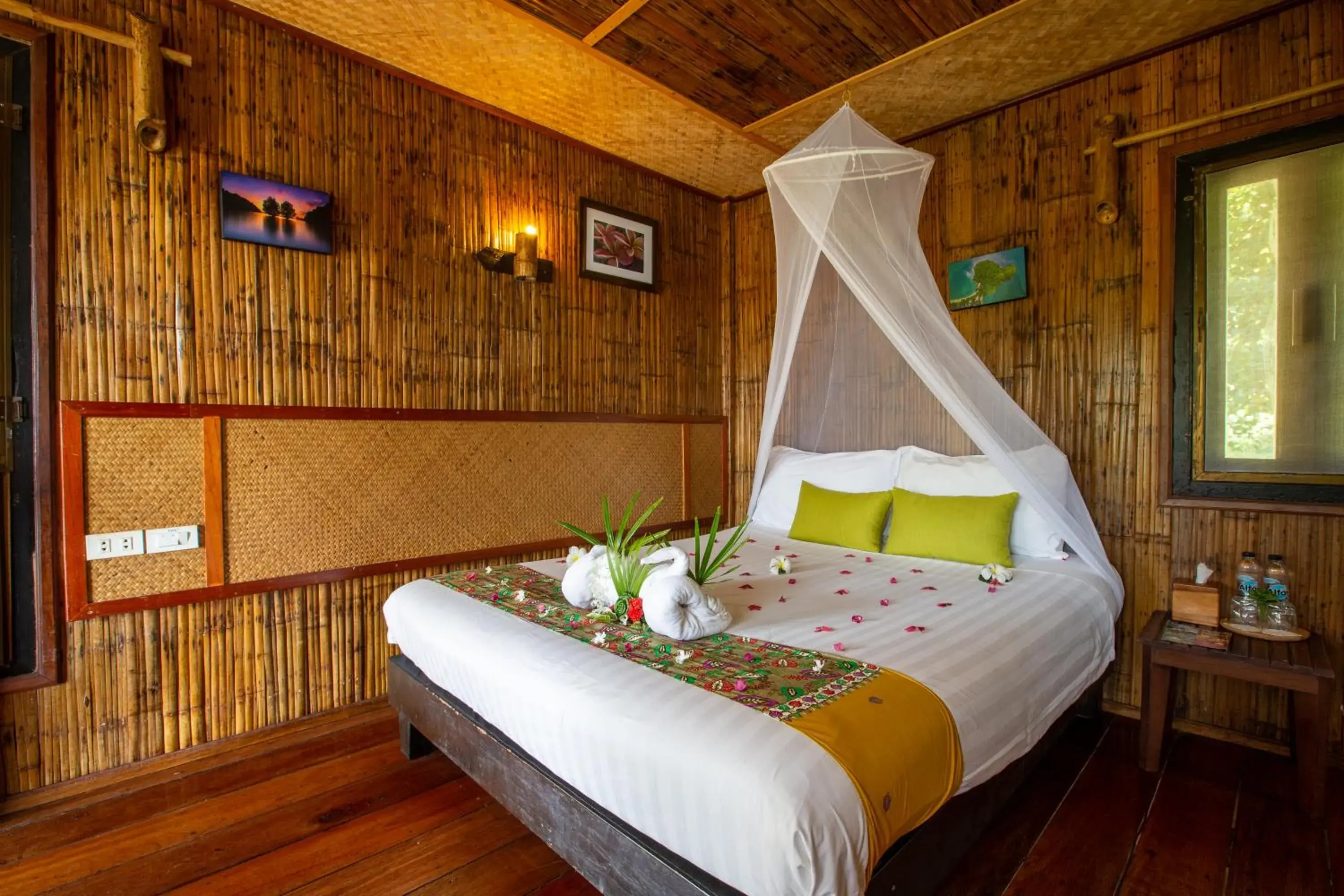 Bed in Railay Garden View Resort