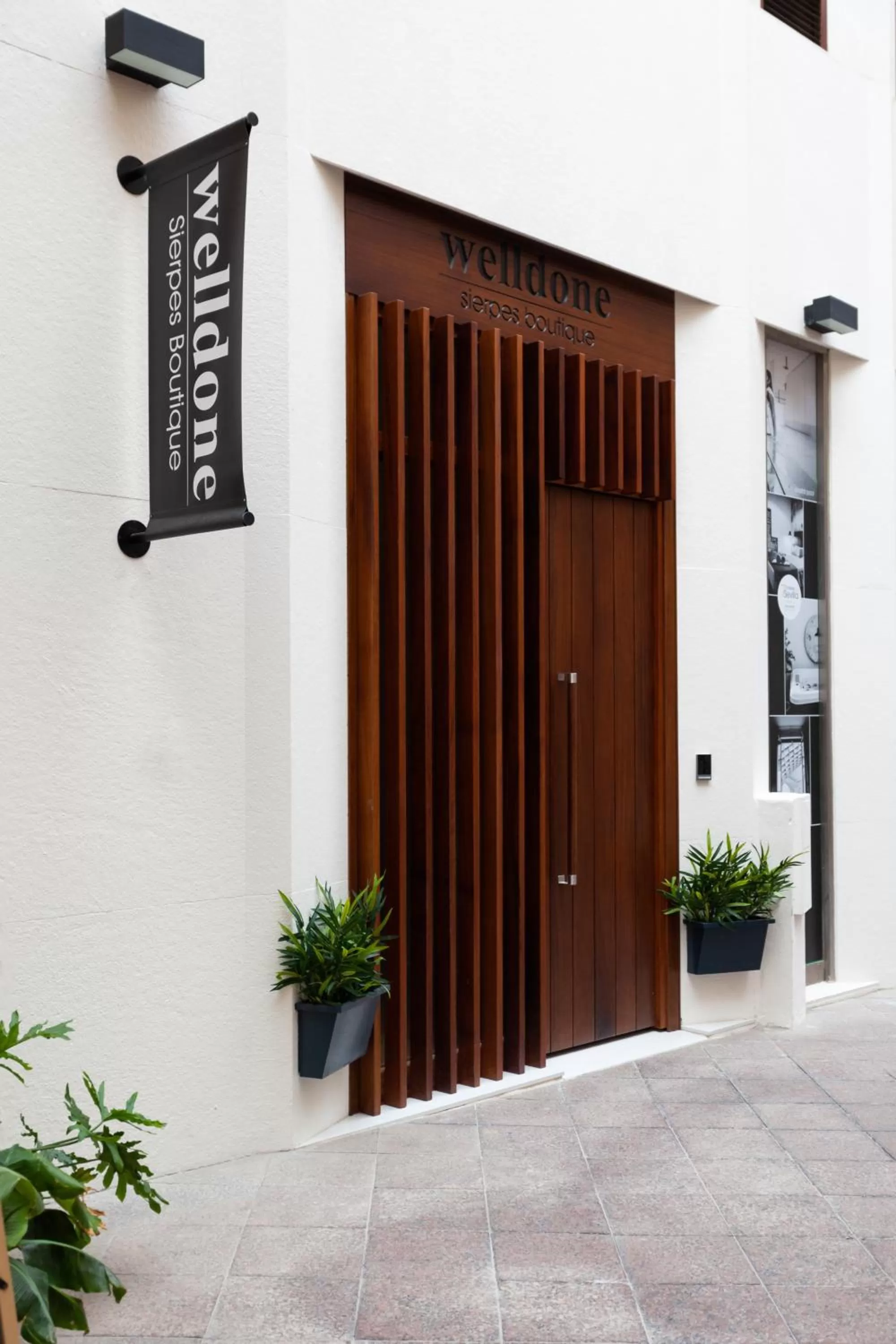 Facade/entrance in Welldone Sierpes Boutique