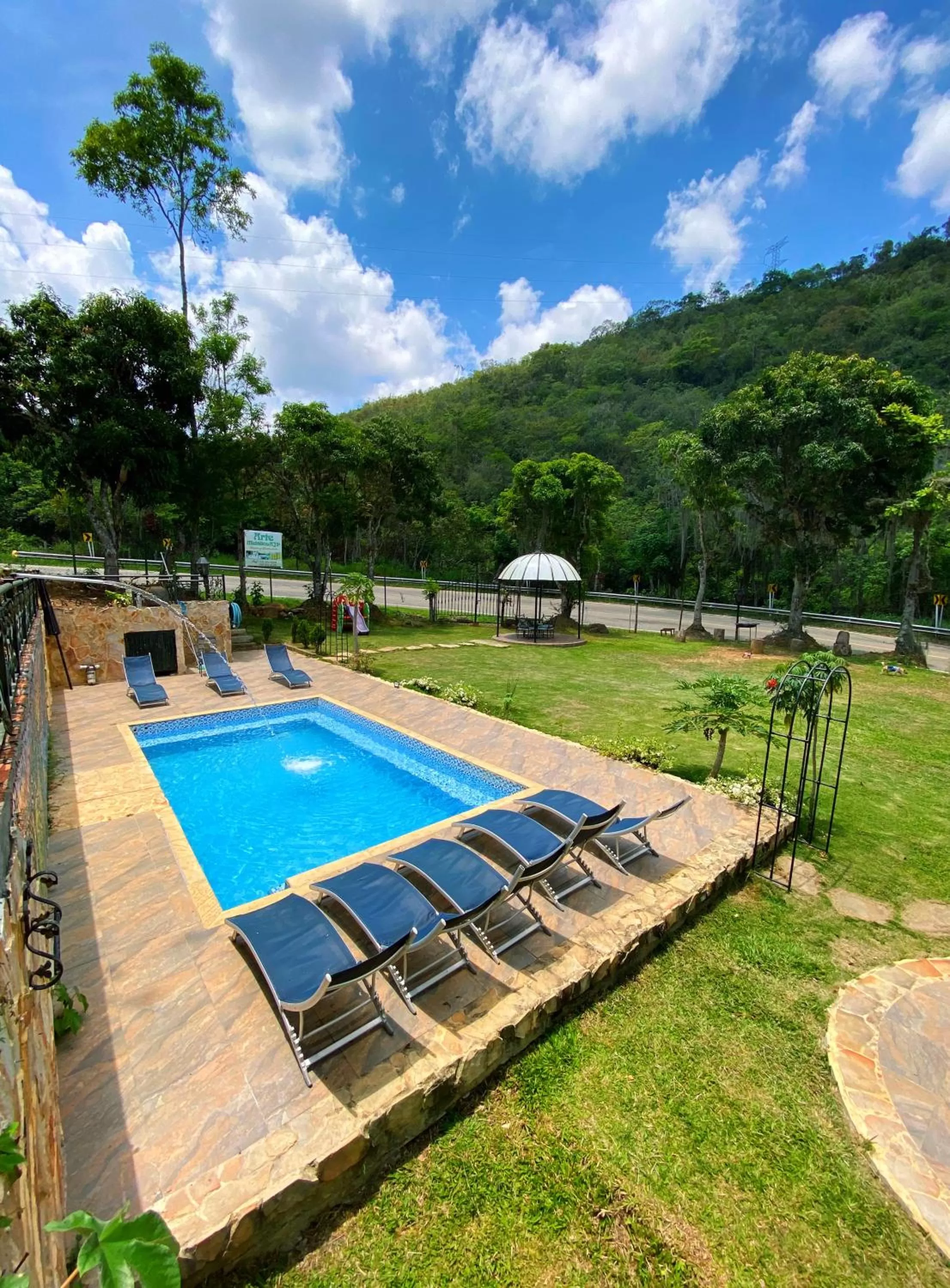Natural landscape, Swimming Pool in La Cima