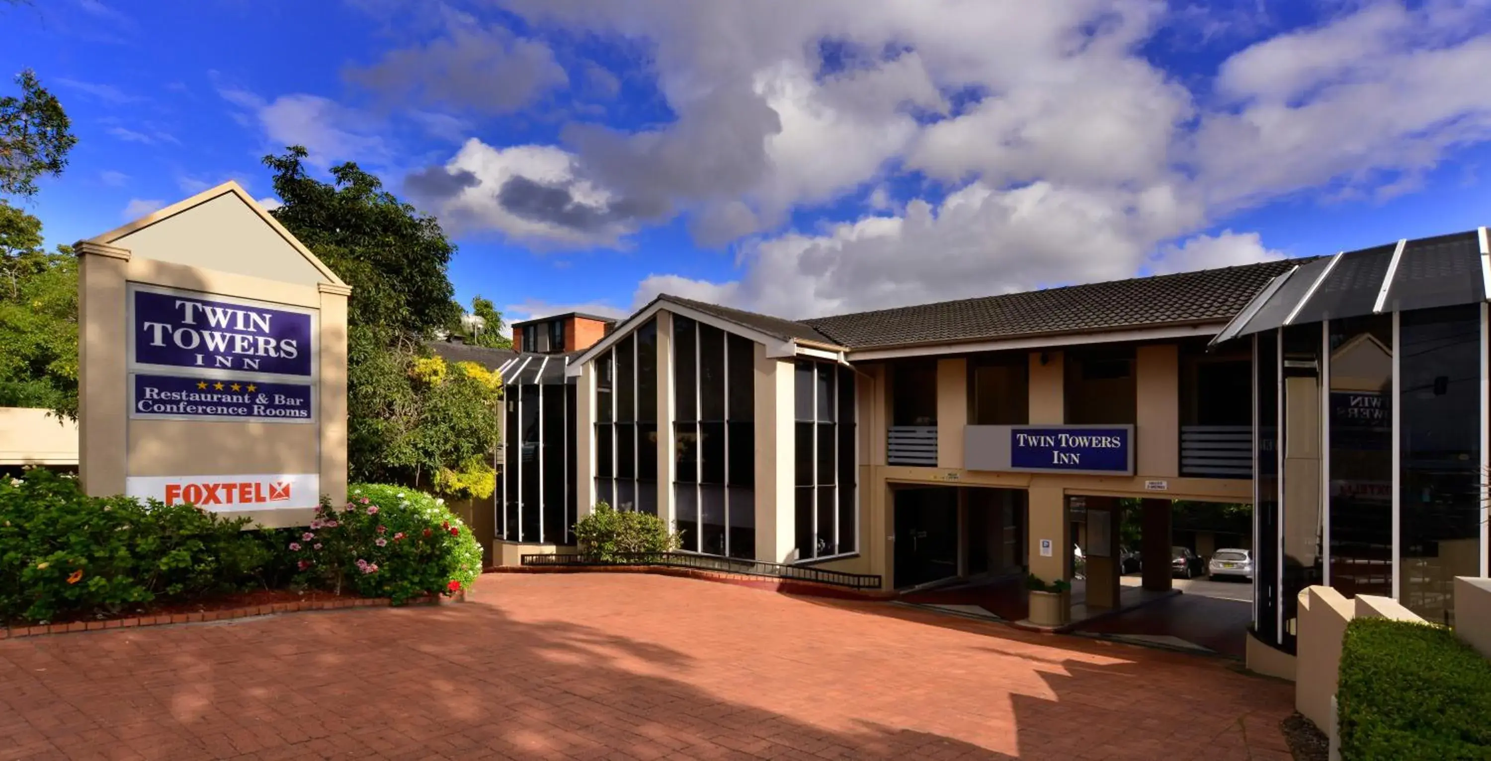 Property Building in Twin Towers Inn