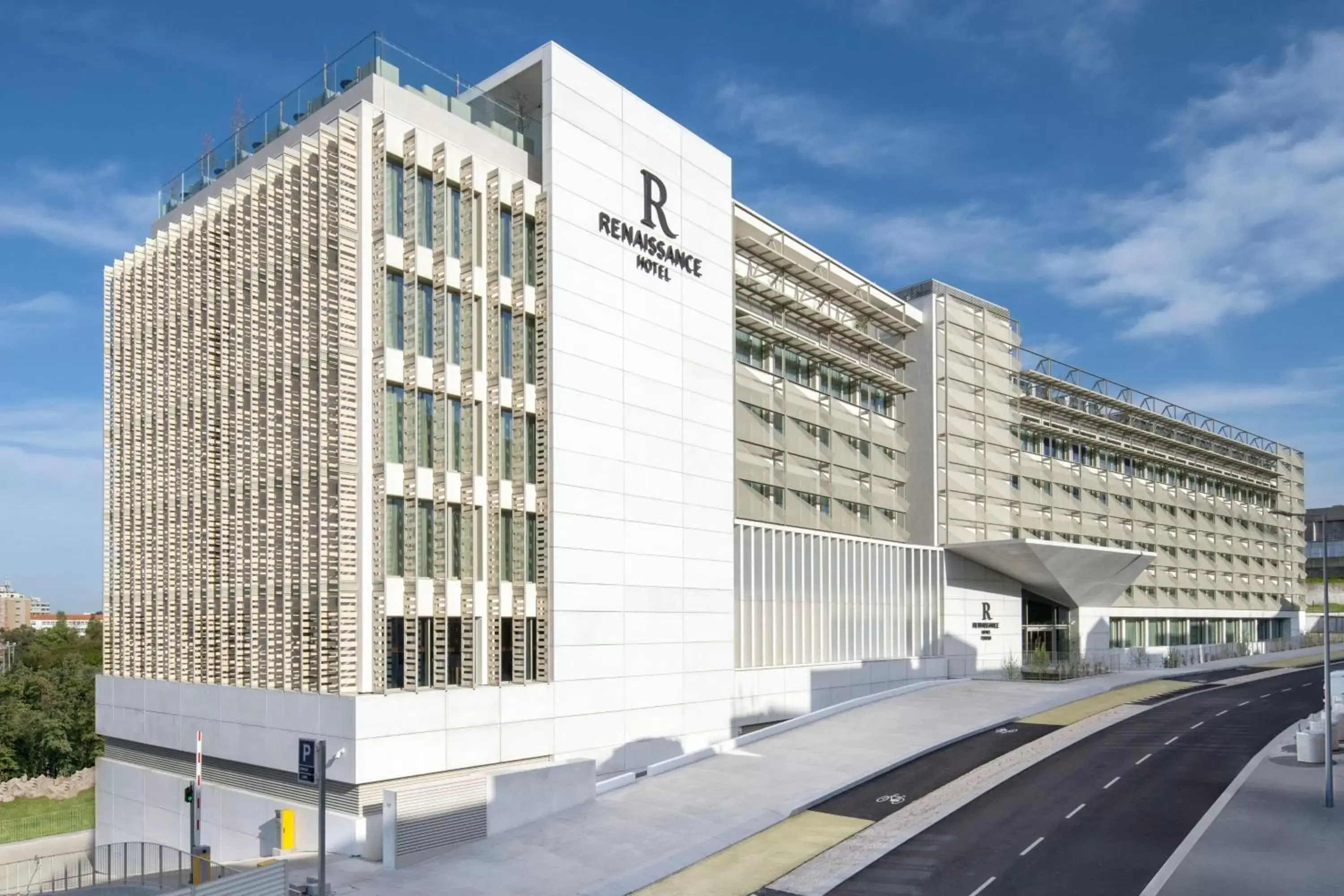 Property Building in Renaissance Porto Lapa Hotel