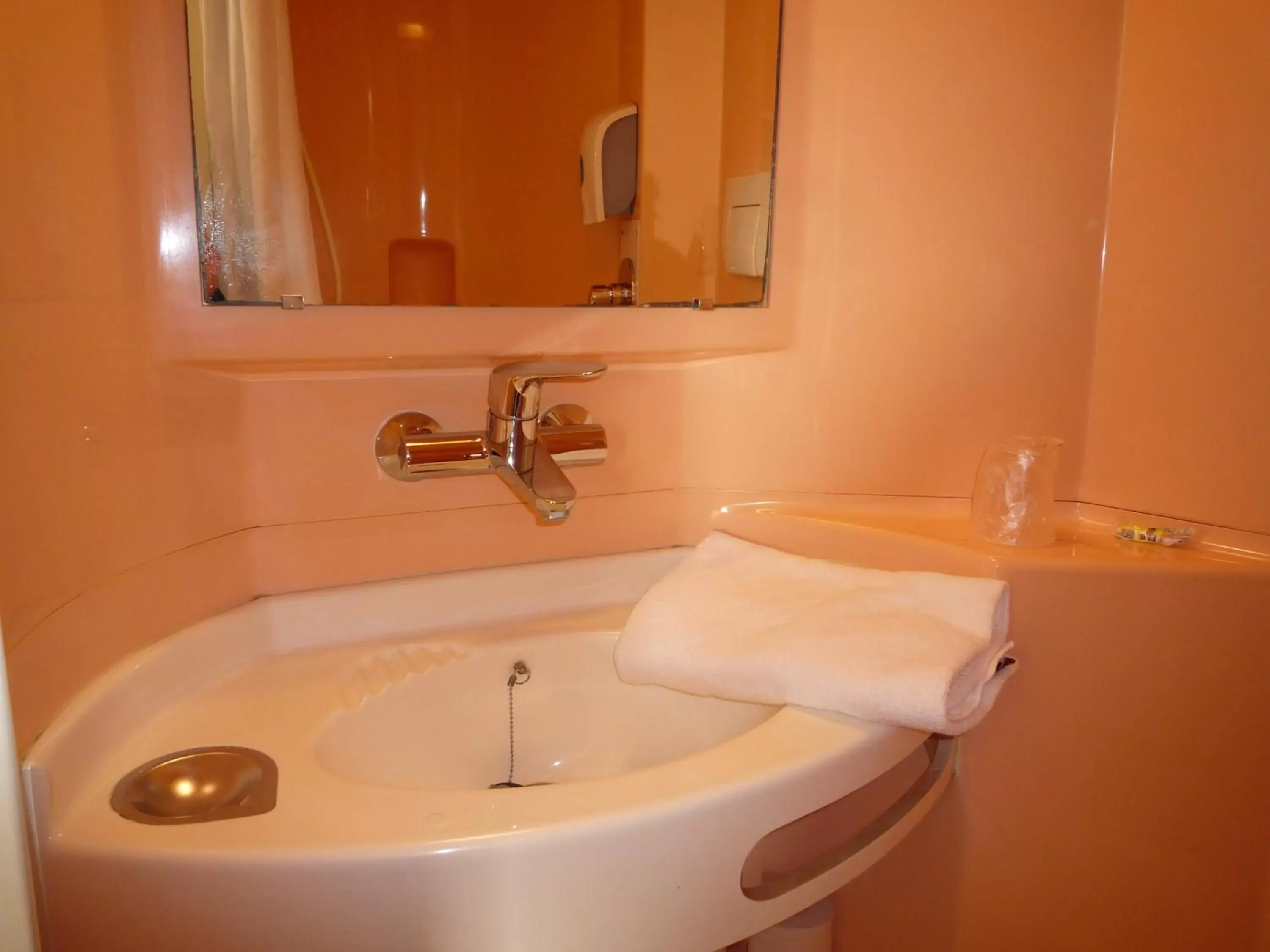 Bathroom in Première Classe Valence Sud
