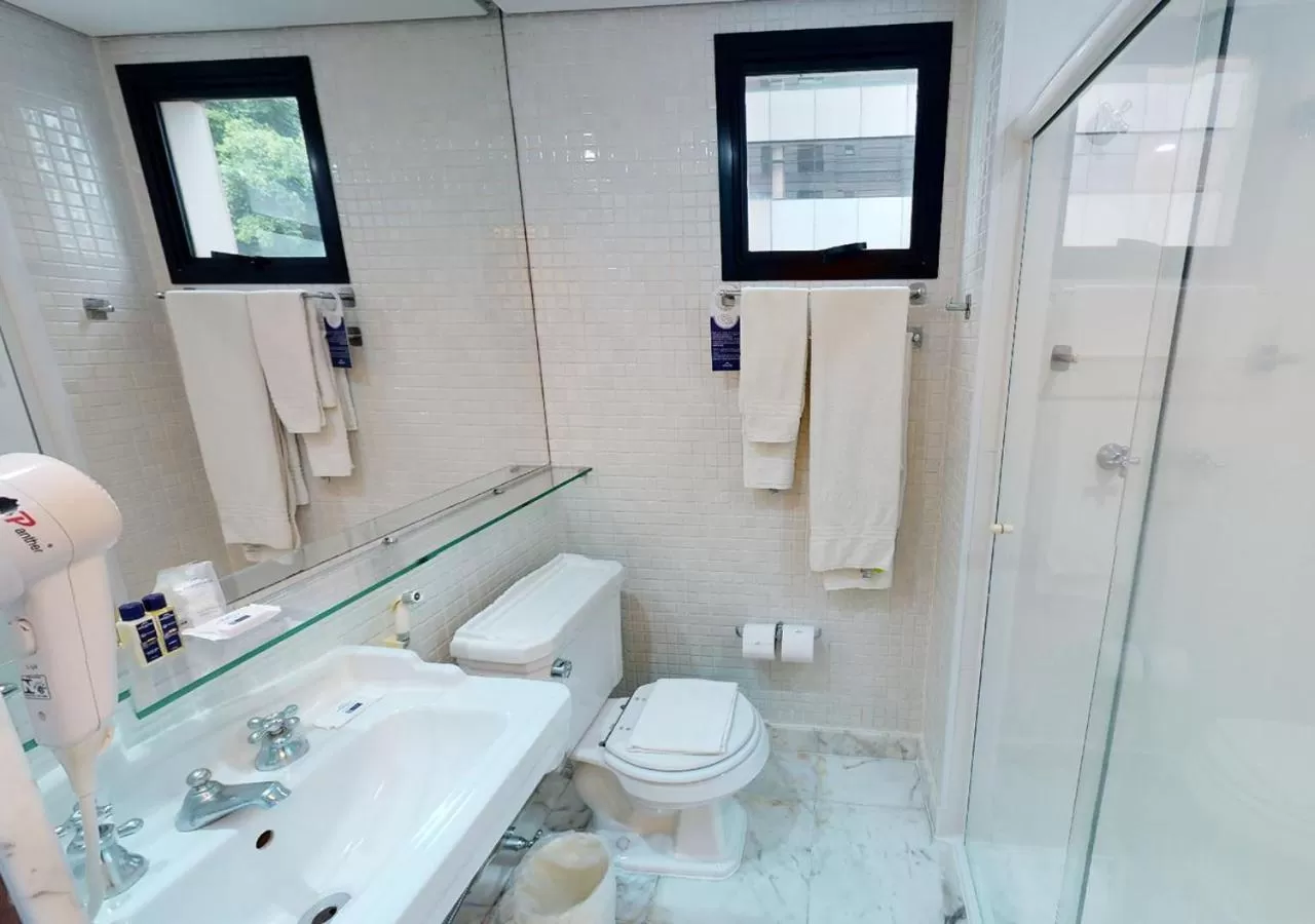 Bathroom in Estanplaza Berrini