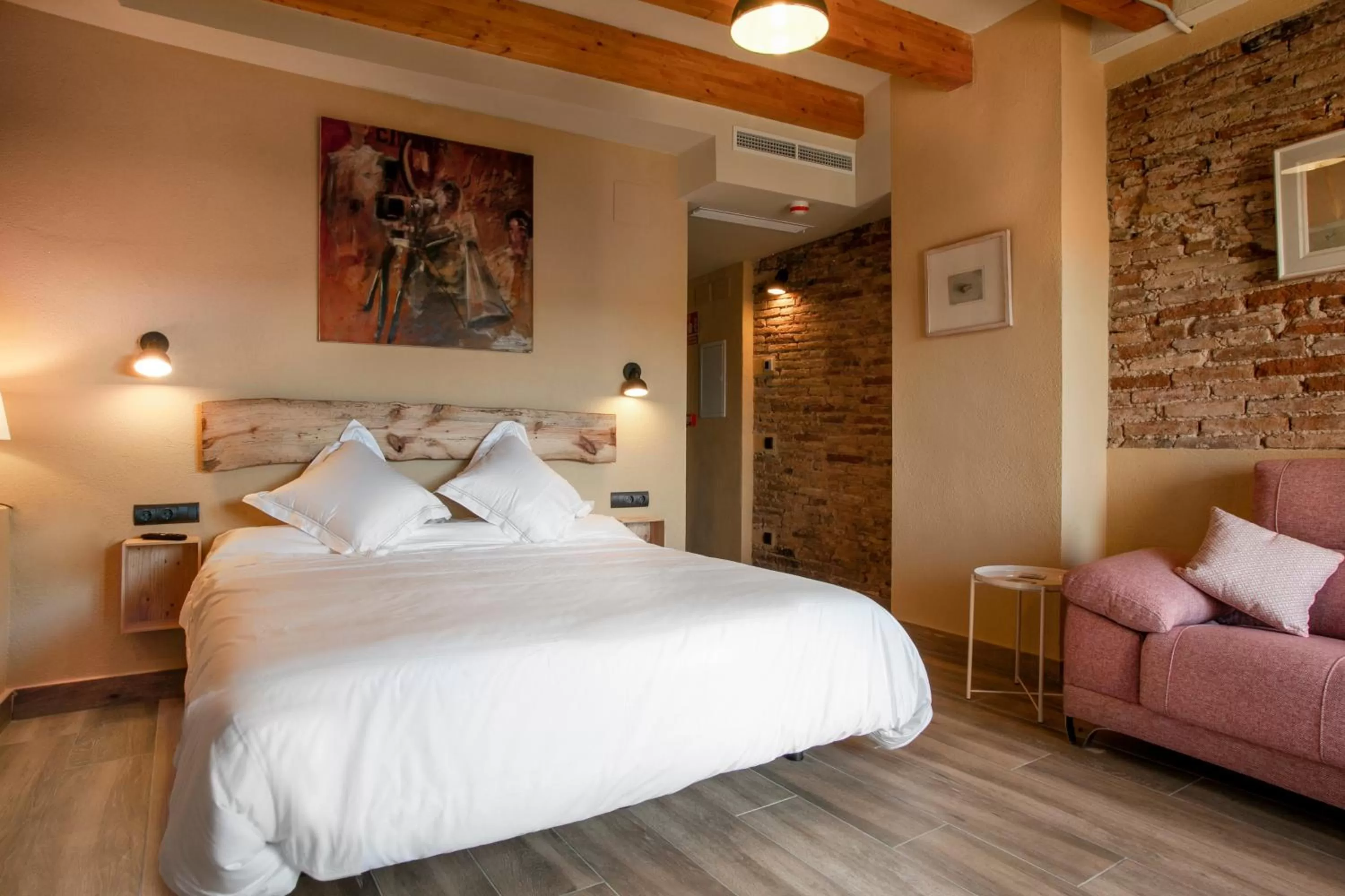 Bed in Priorat Aparthotel