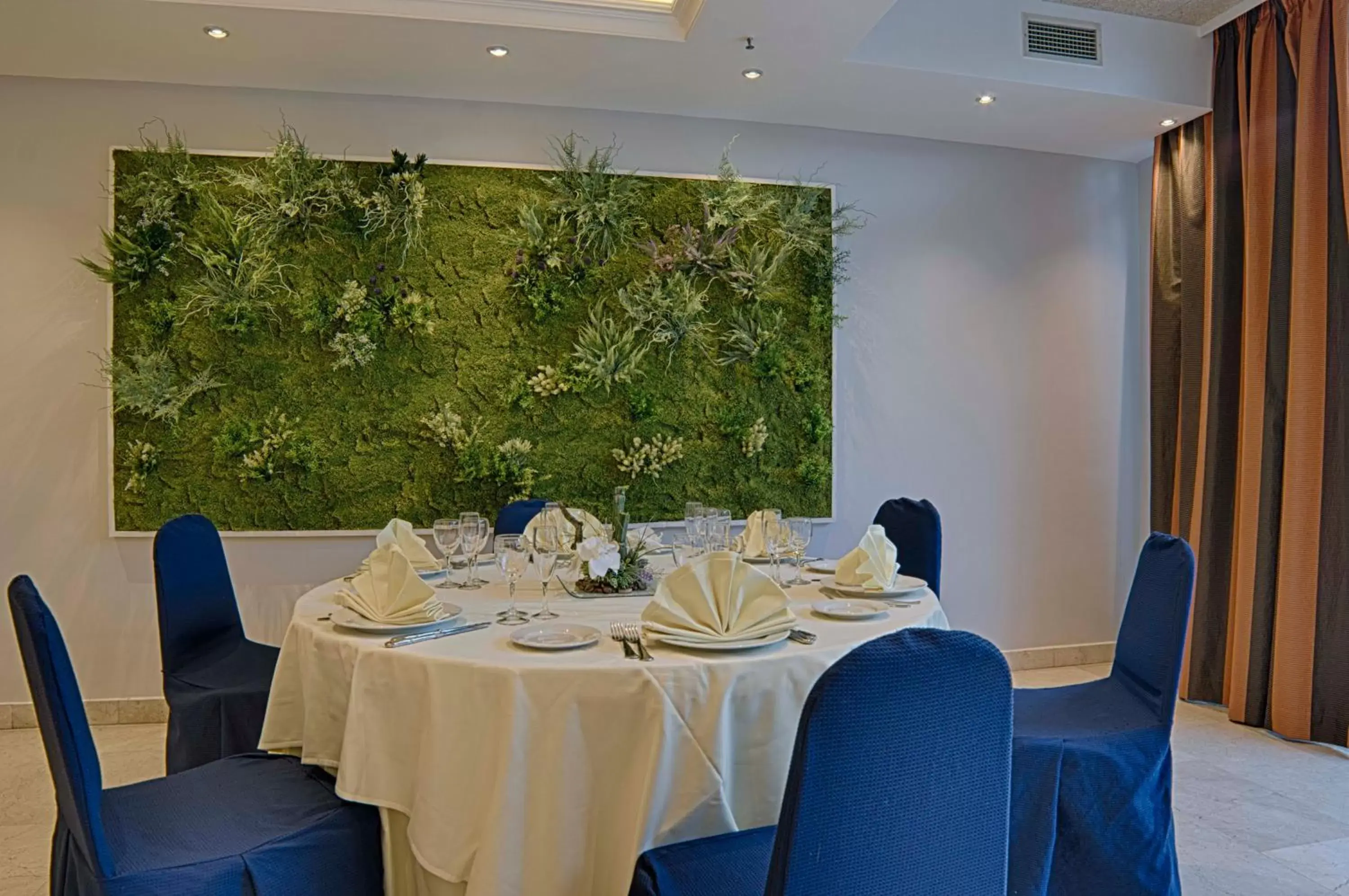 Restaurant/places to eat in Hotel Majadahonda