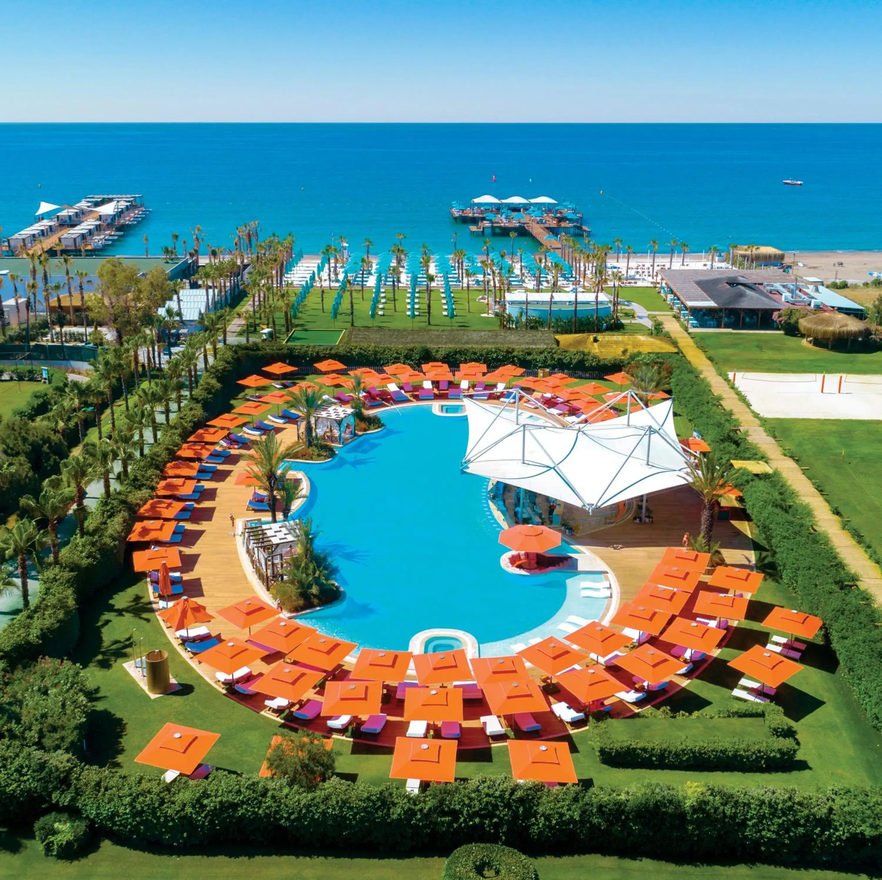 Swimming pool, Bird's-eye View in Regnum Carya