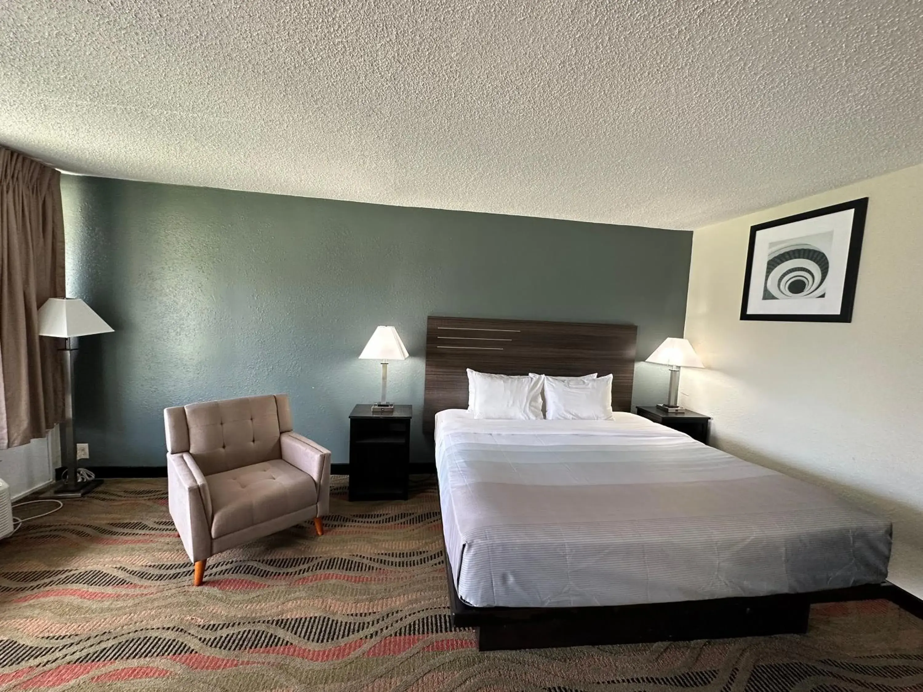 Photo of the whole room, Bed in Quality Inn & Suites