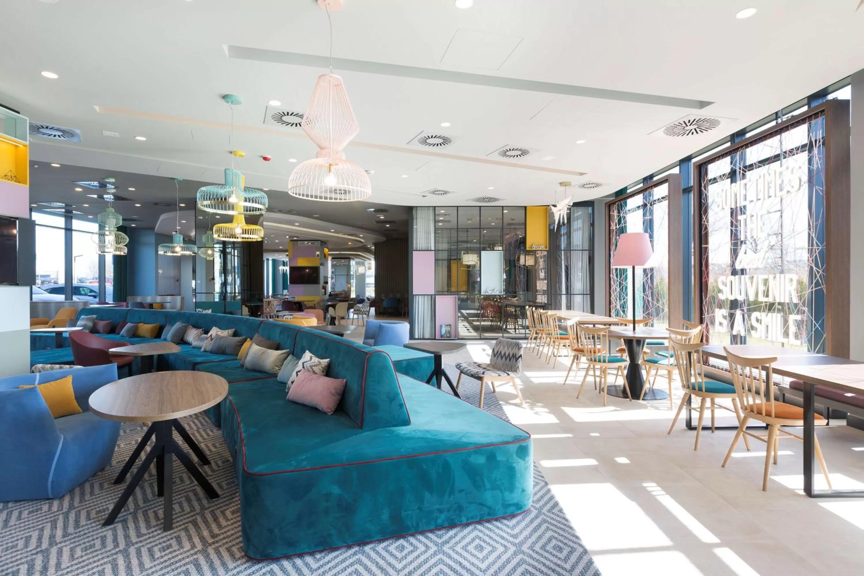 Lobby or reception in Hampton by Hilton Krakow Airport