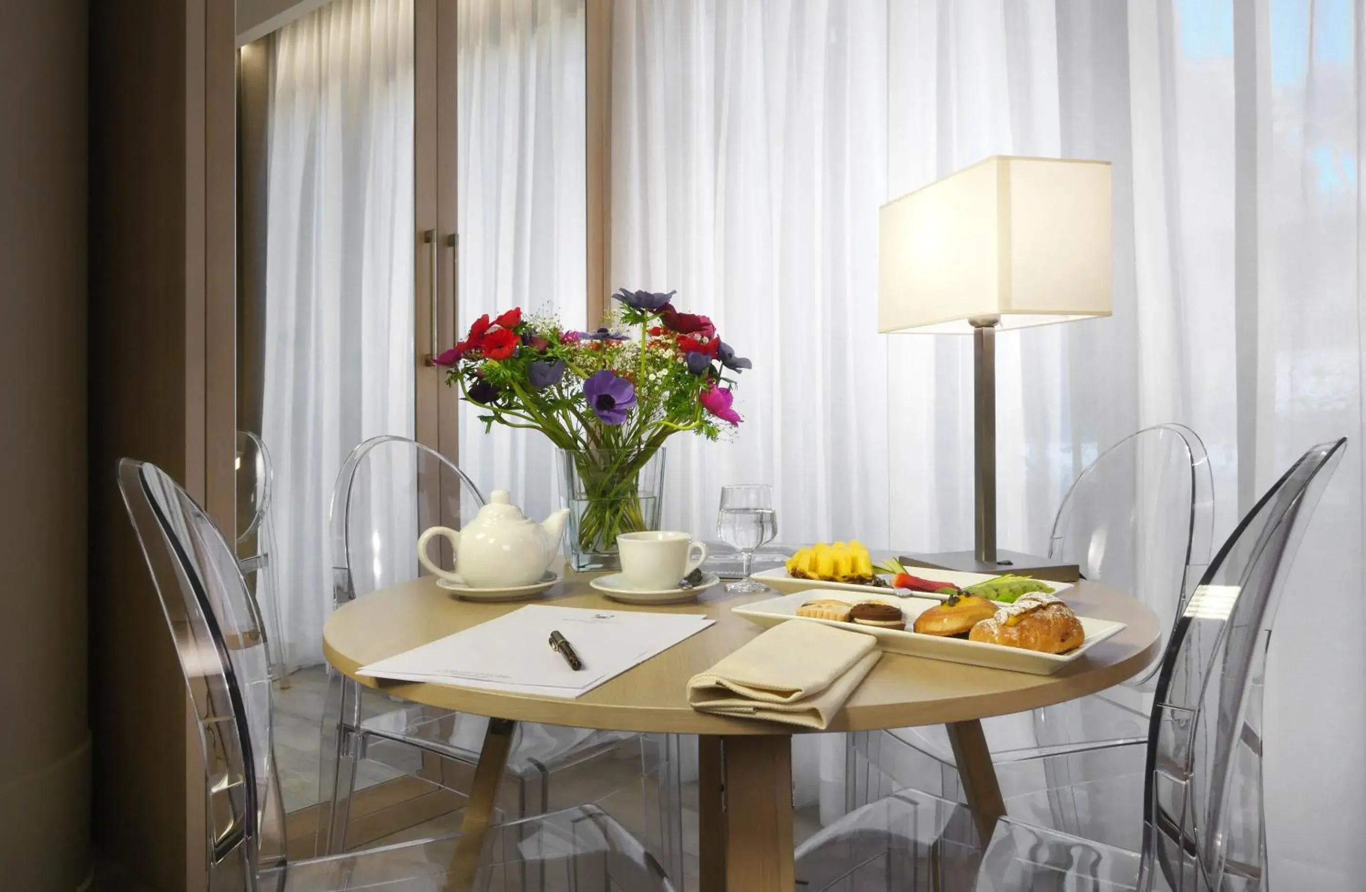 Seating area, Dining Area in Hotel Villa Maria Regina