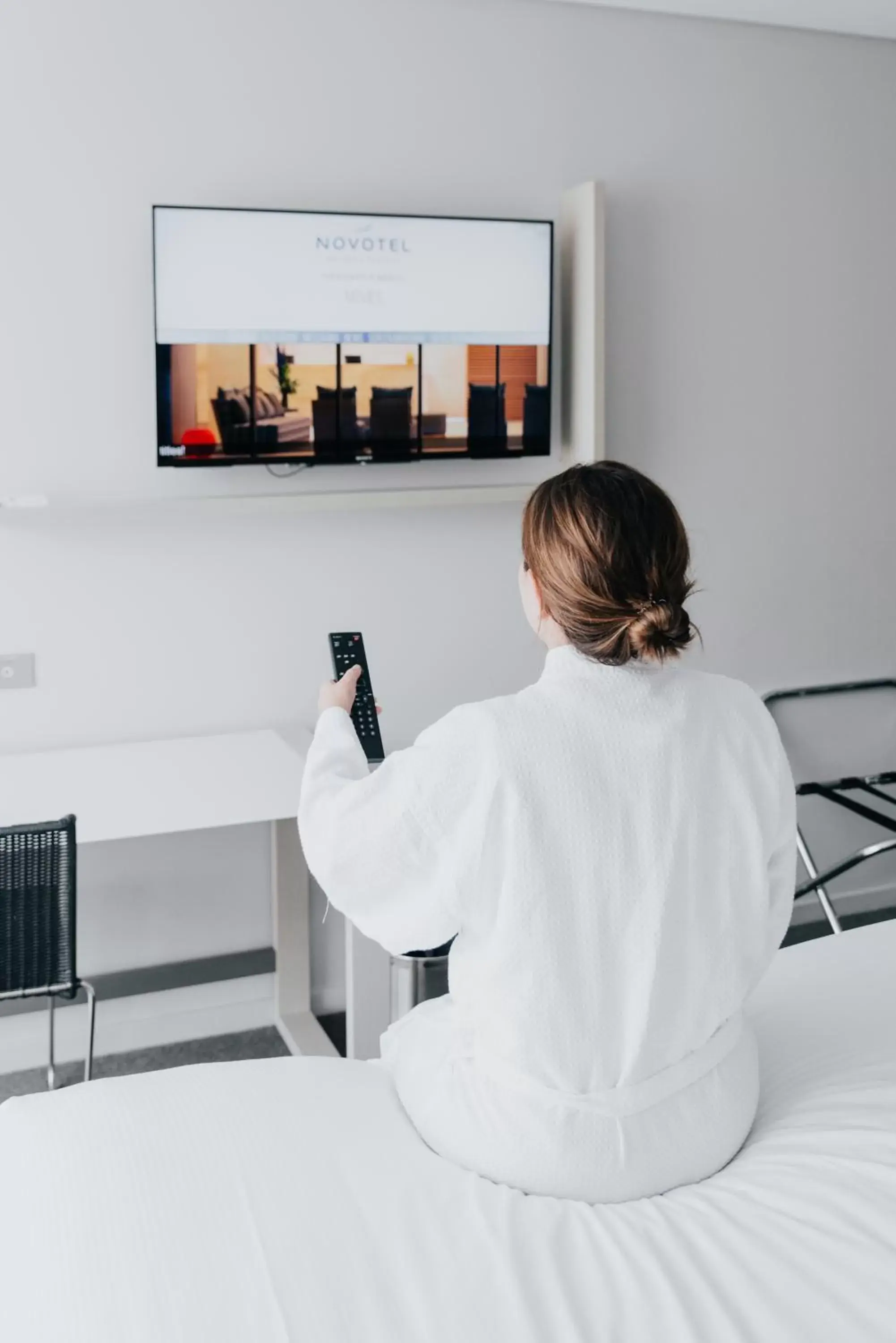 TV and multimedia in Novotel Newcastle Beach