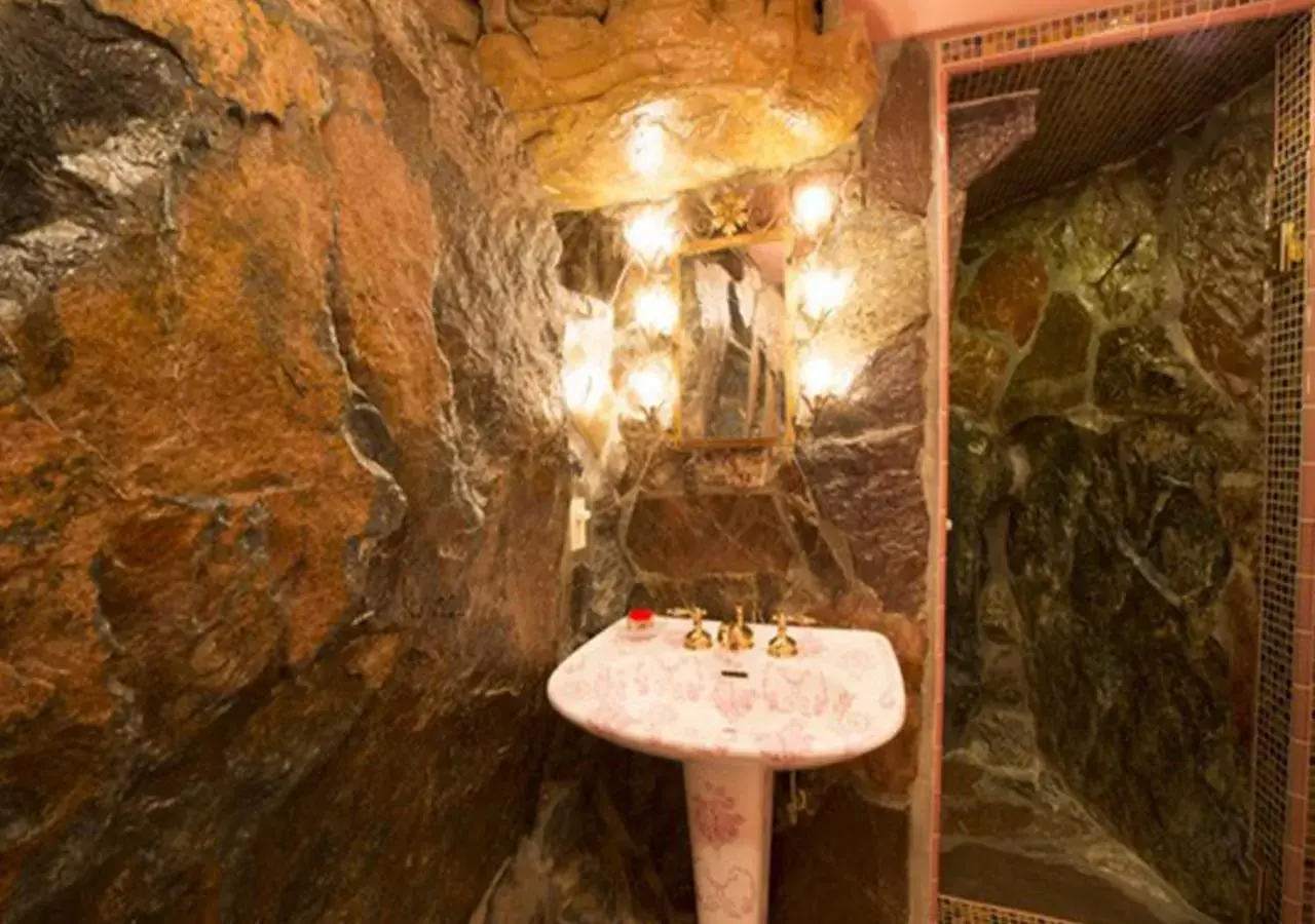 Bathroom in Madonna Inn