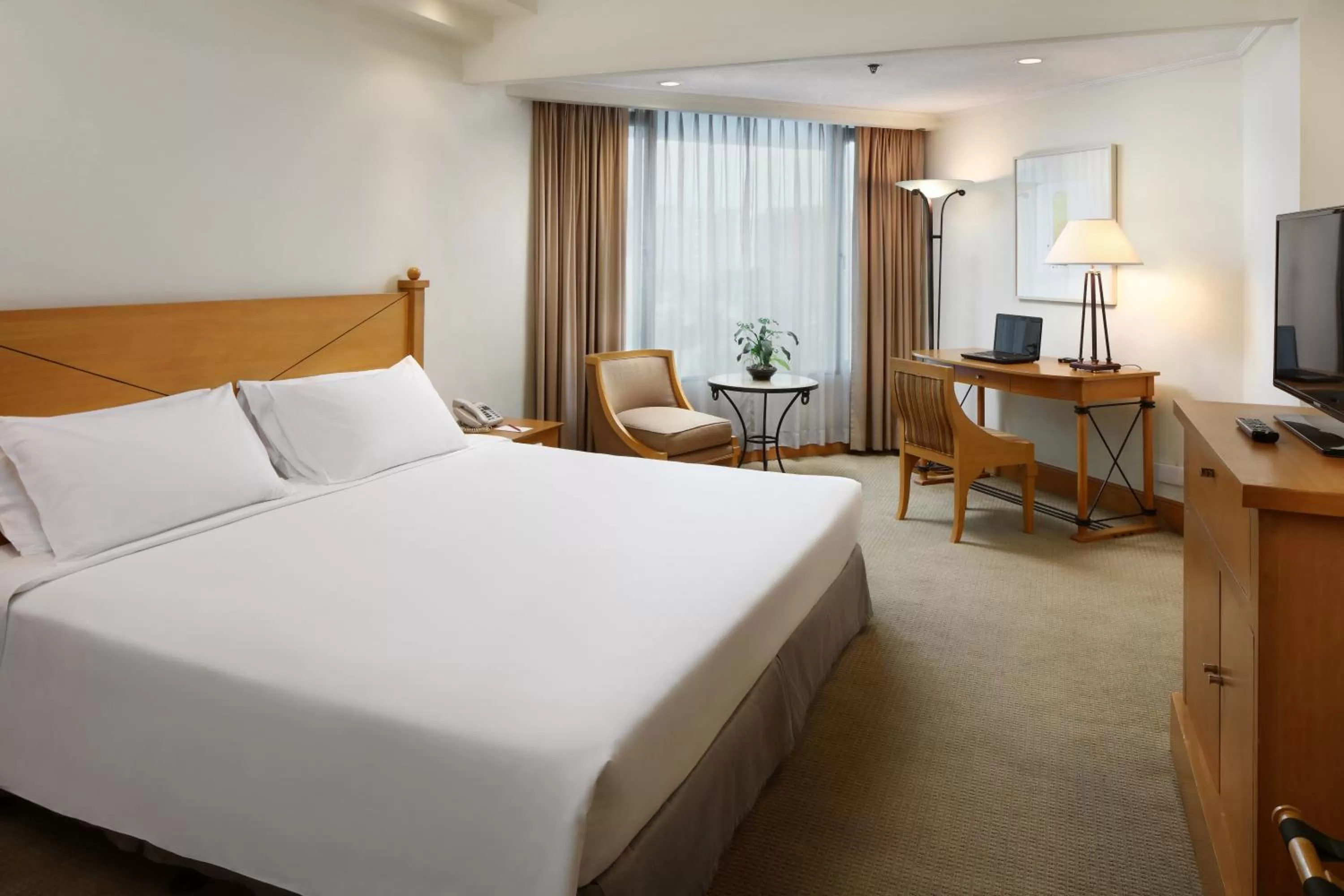 Photo of the whole room, Bed in The Heritage Hotel Manila