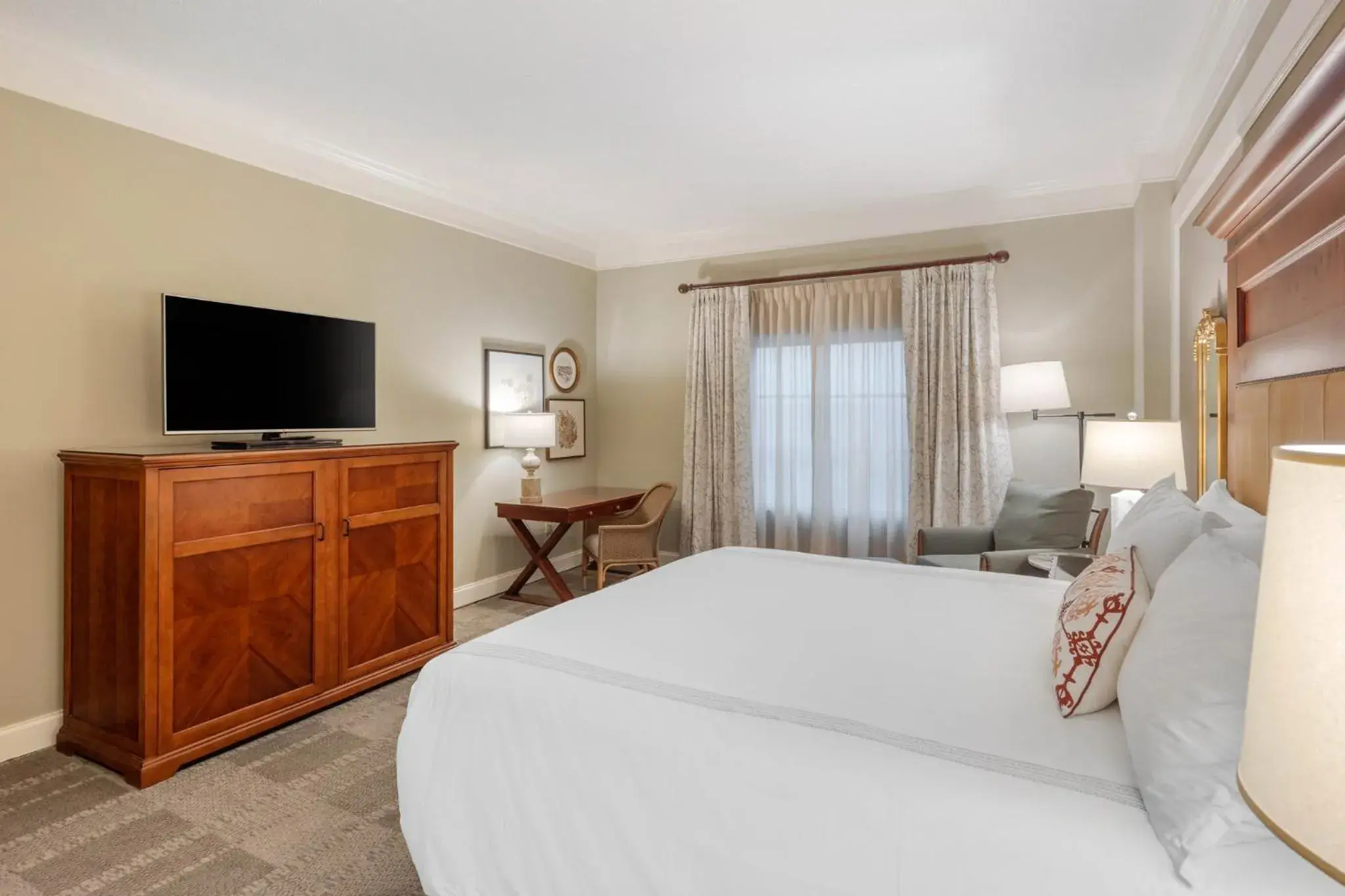 Photo of the whole room, TV/Entertainment Center in Omni Barton Creek Resort and Spa Austin