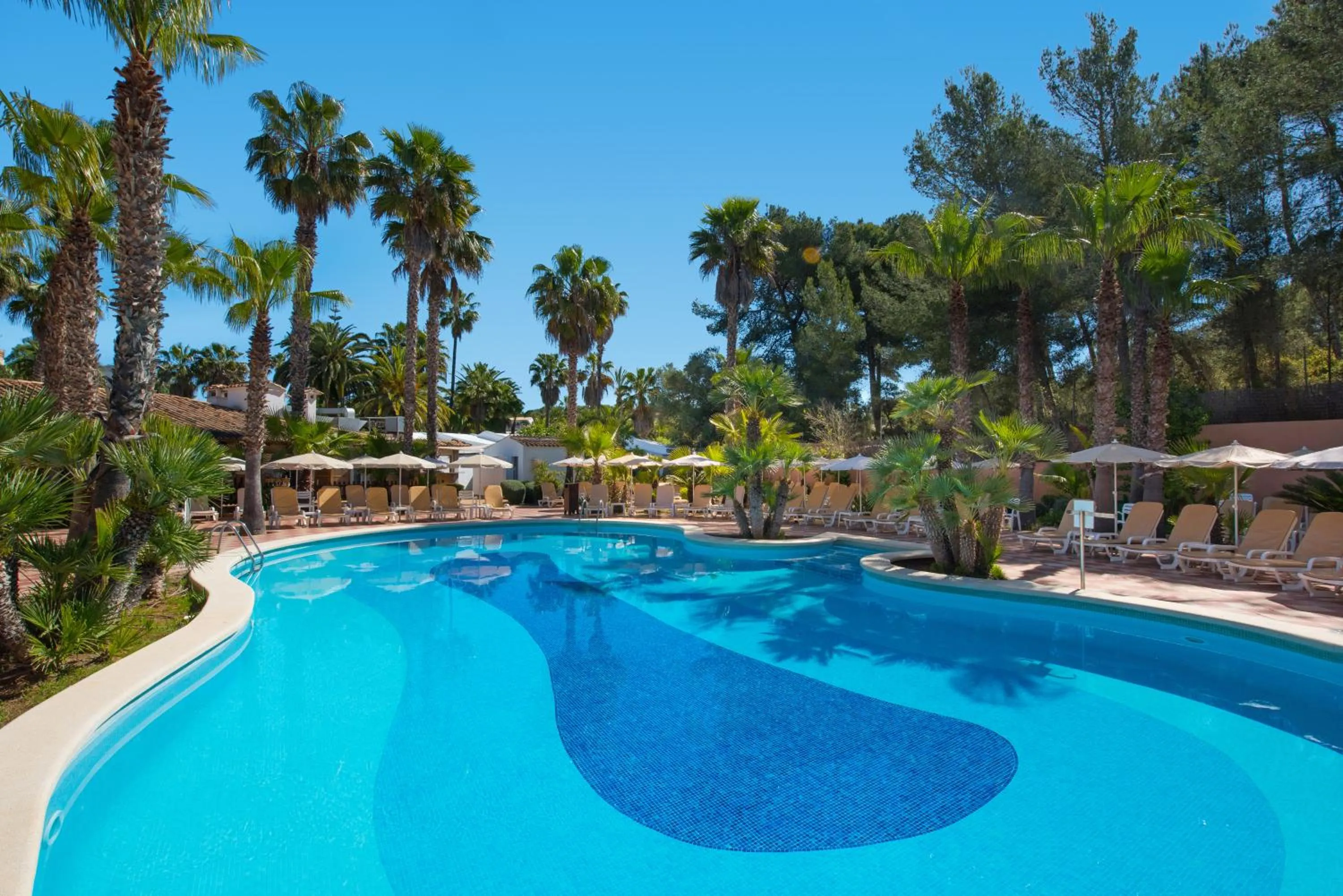 Swimming pool in Hotel Cala Romántica