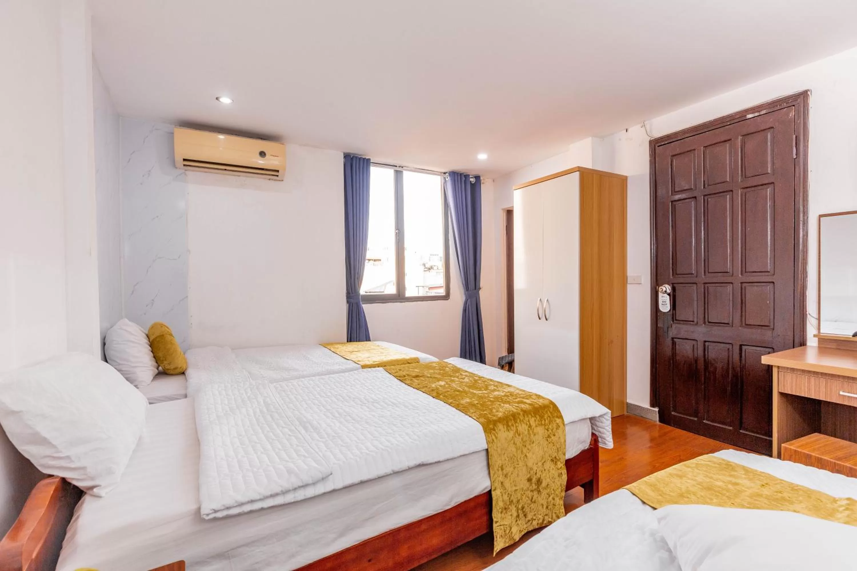 Bed in Hanoi View Legend Hotel