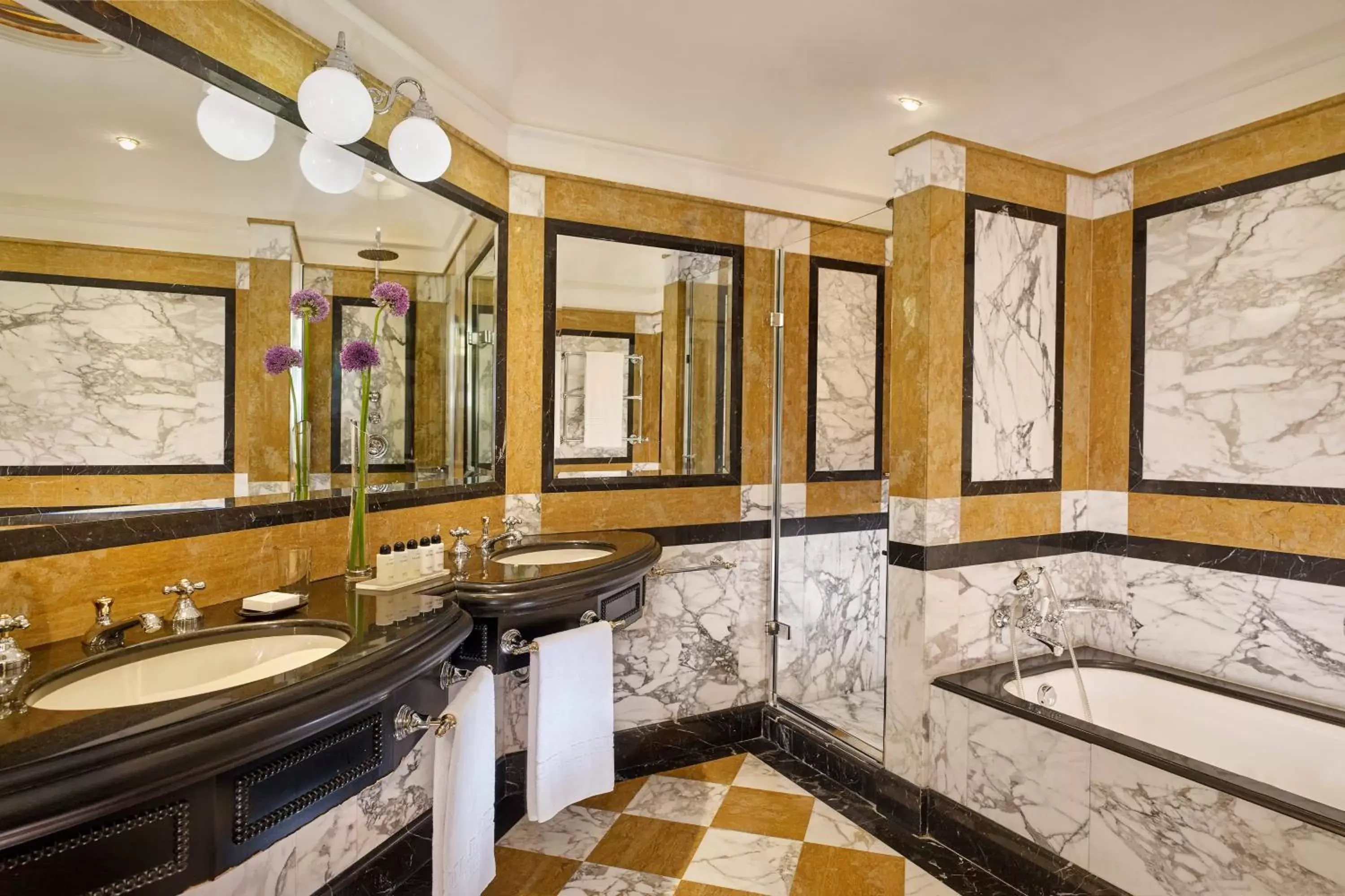 Bathroom in Hotel Bristol, a Luxury Collection Hotel, Vienna