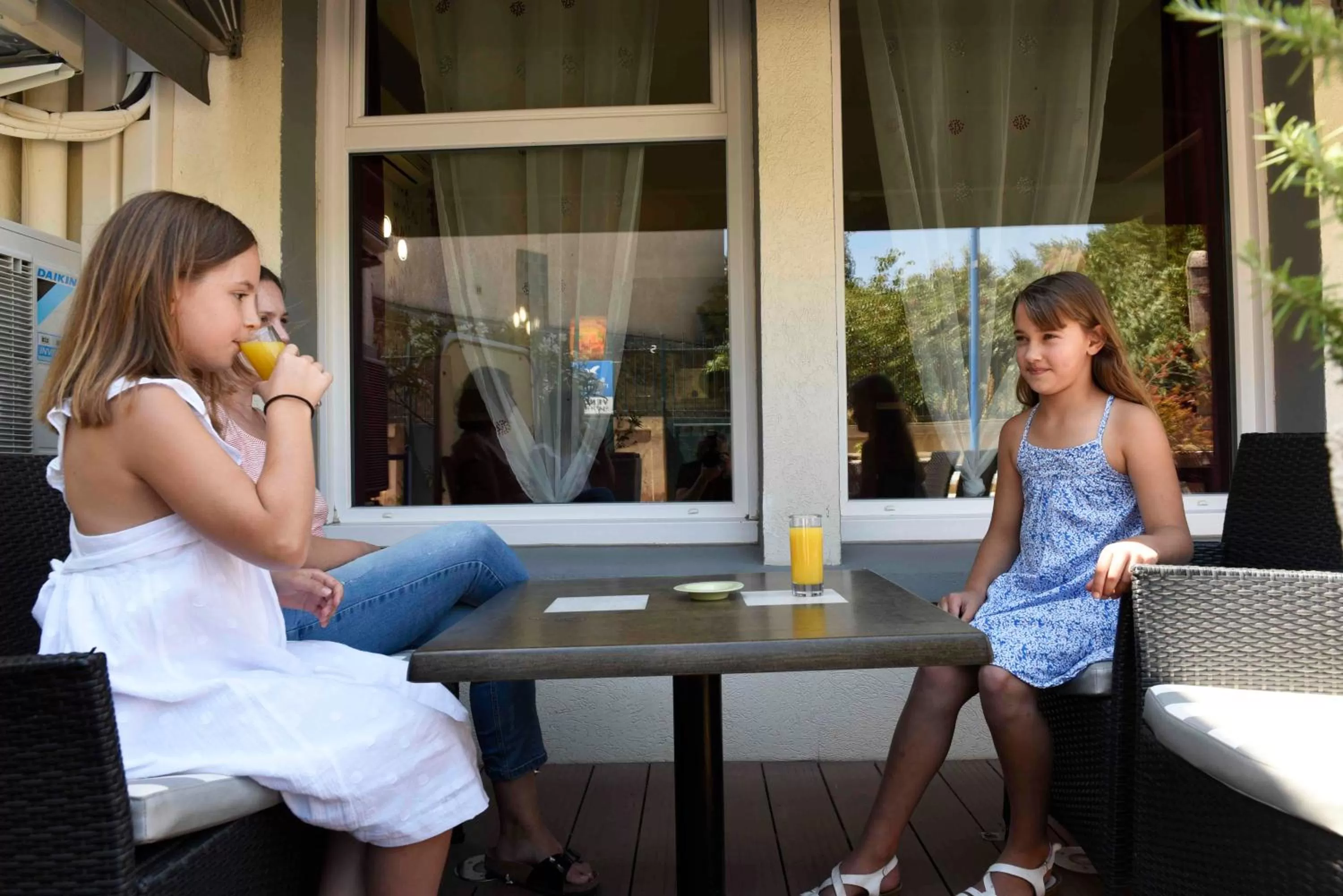 People in Azur Hôtel