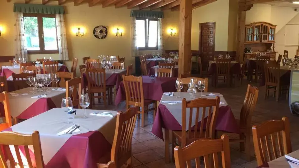 Restaurant/Places to Eat in Hostal El Paso