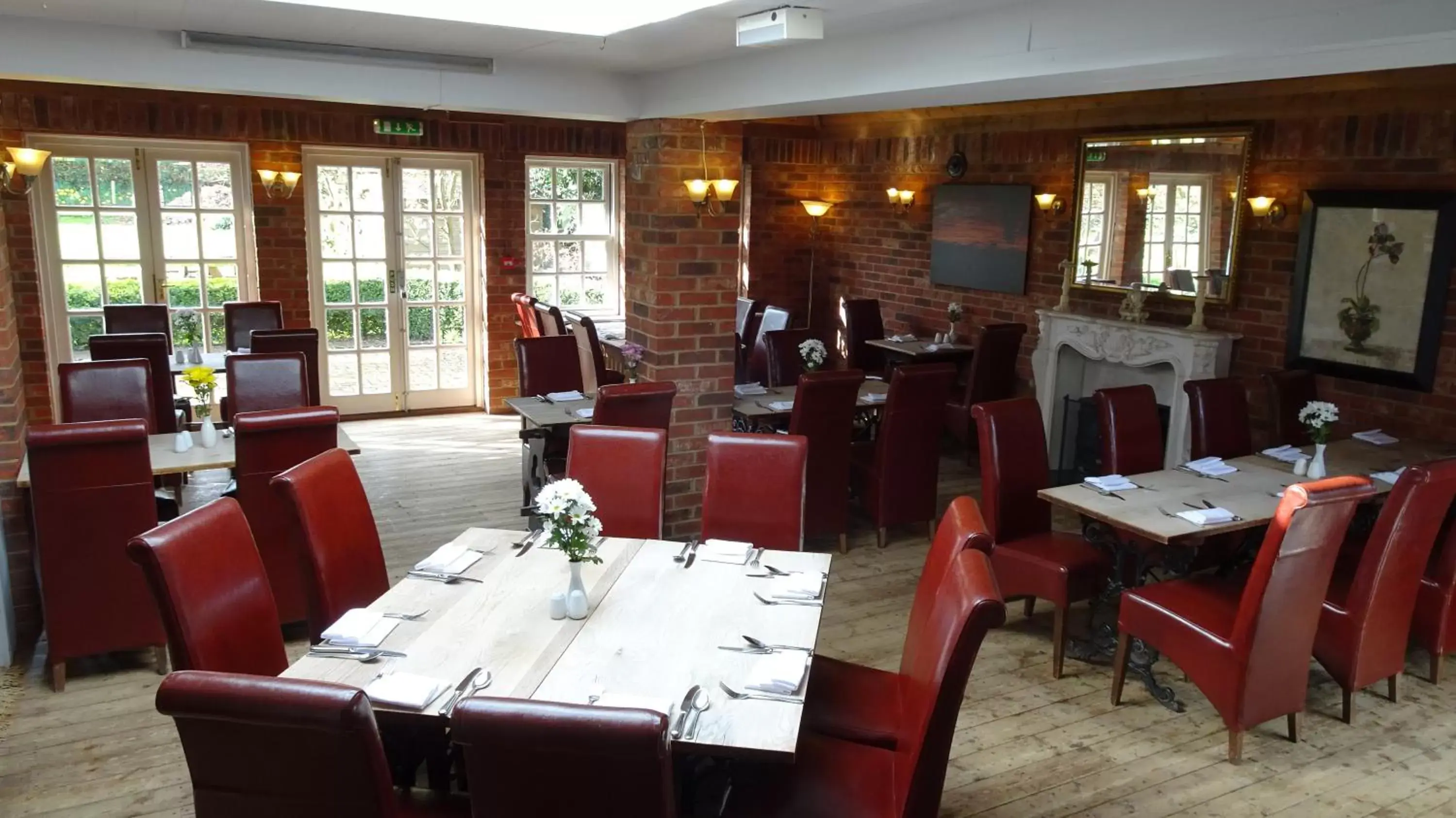 Restaurant/Places to Eat in The Furze Bush Inn