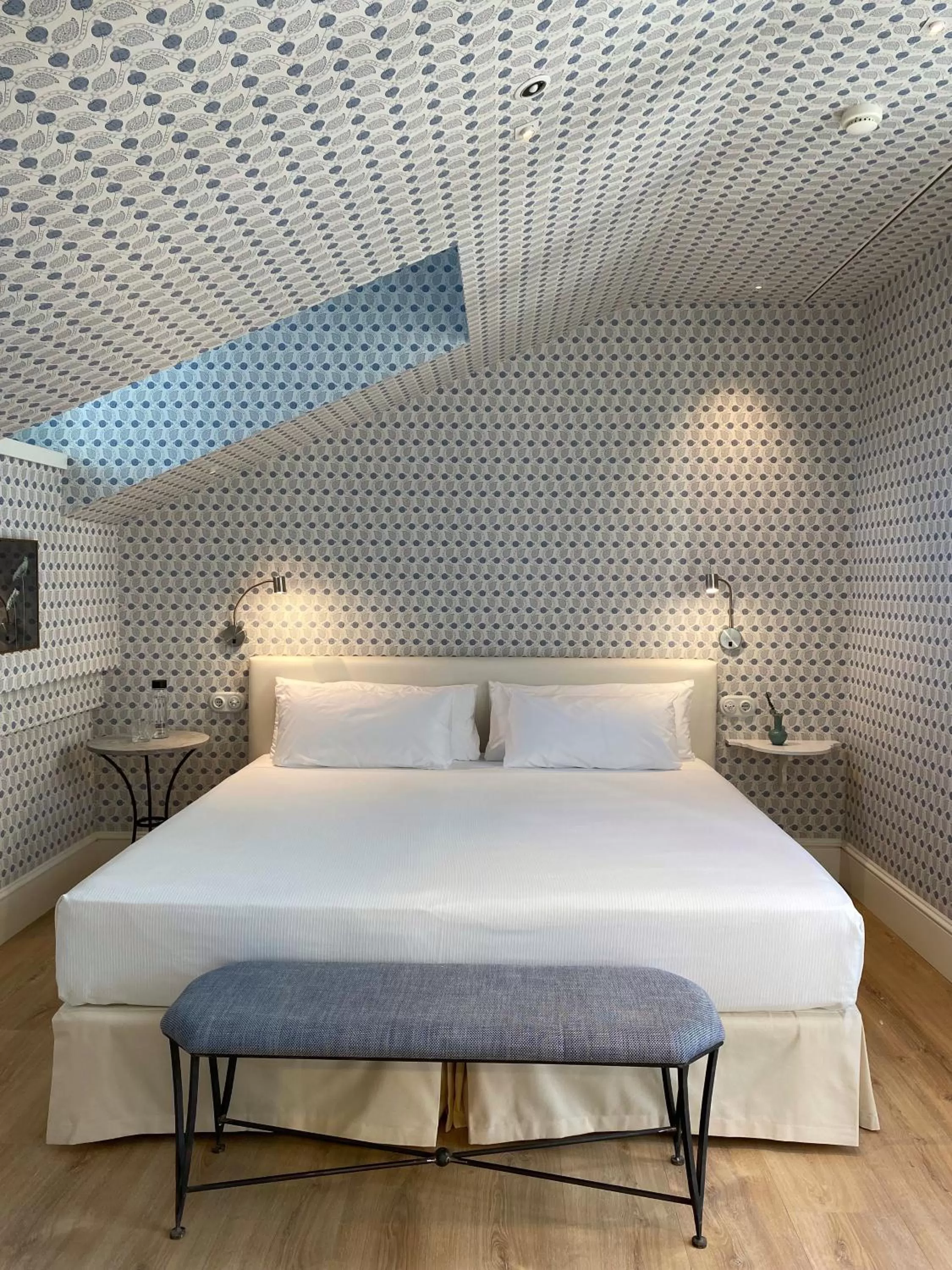 Standard Double Room in Hotel Tayko Sevilla