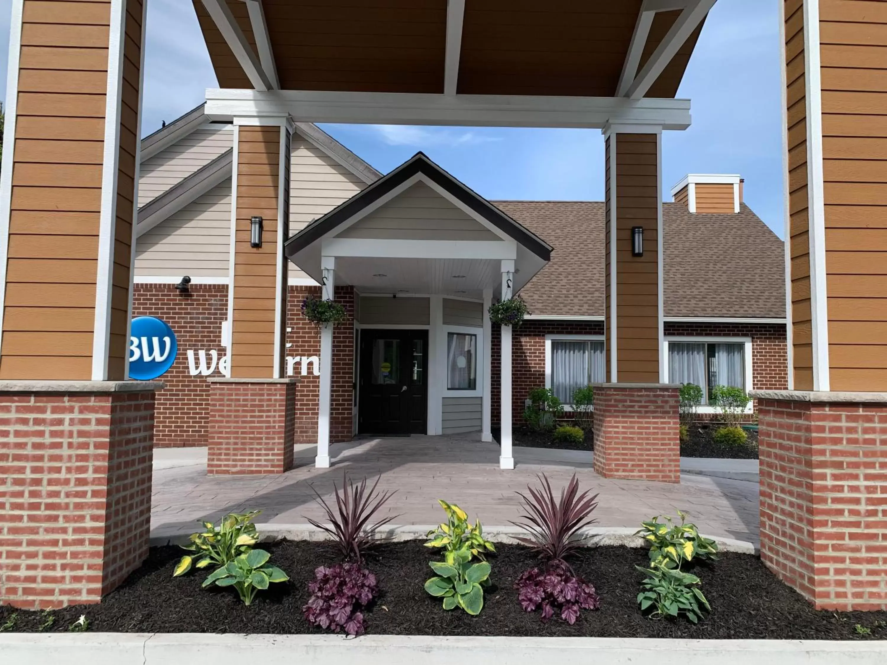 Facade/entrance in Best Western Fishkill Inn & Suites Facade/entrance in Best Western Fishkill Inn & Suites