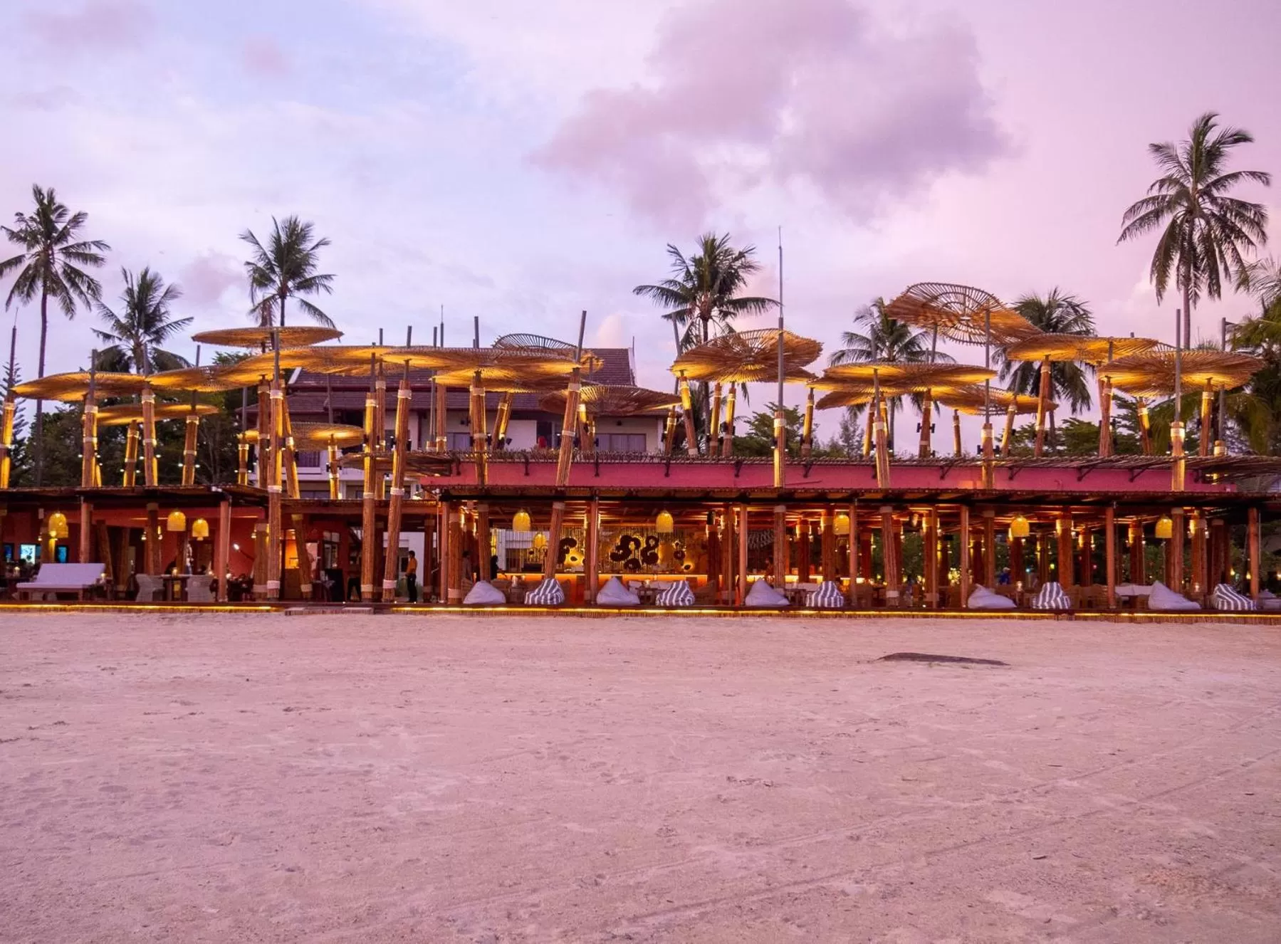 Restaurant/places to eat in Apsara Beachfront Resort & Villa