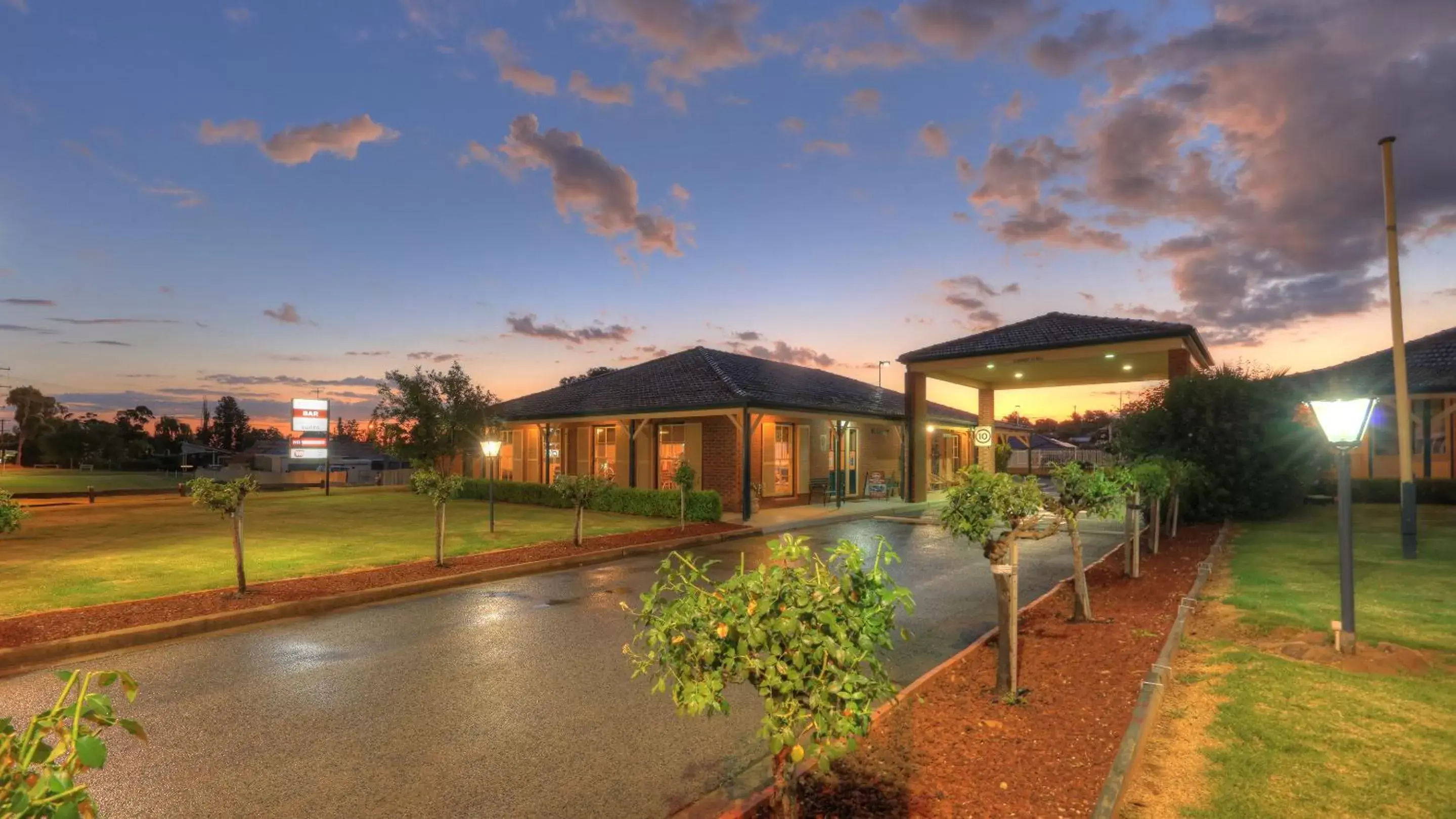 Property Building in Bushman's Motor Inn