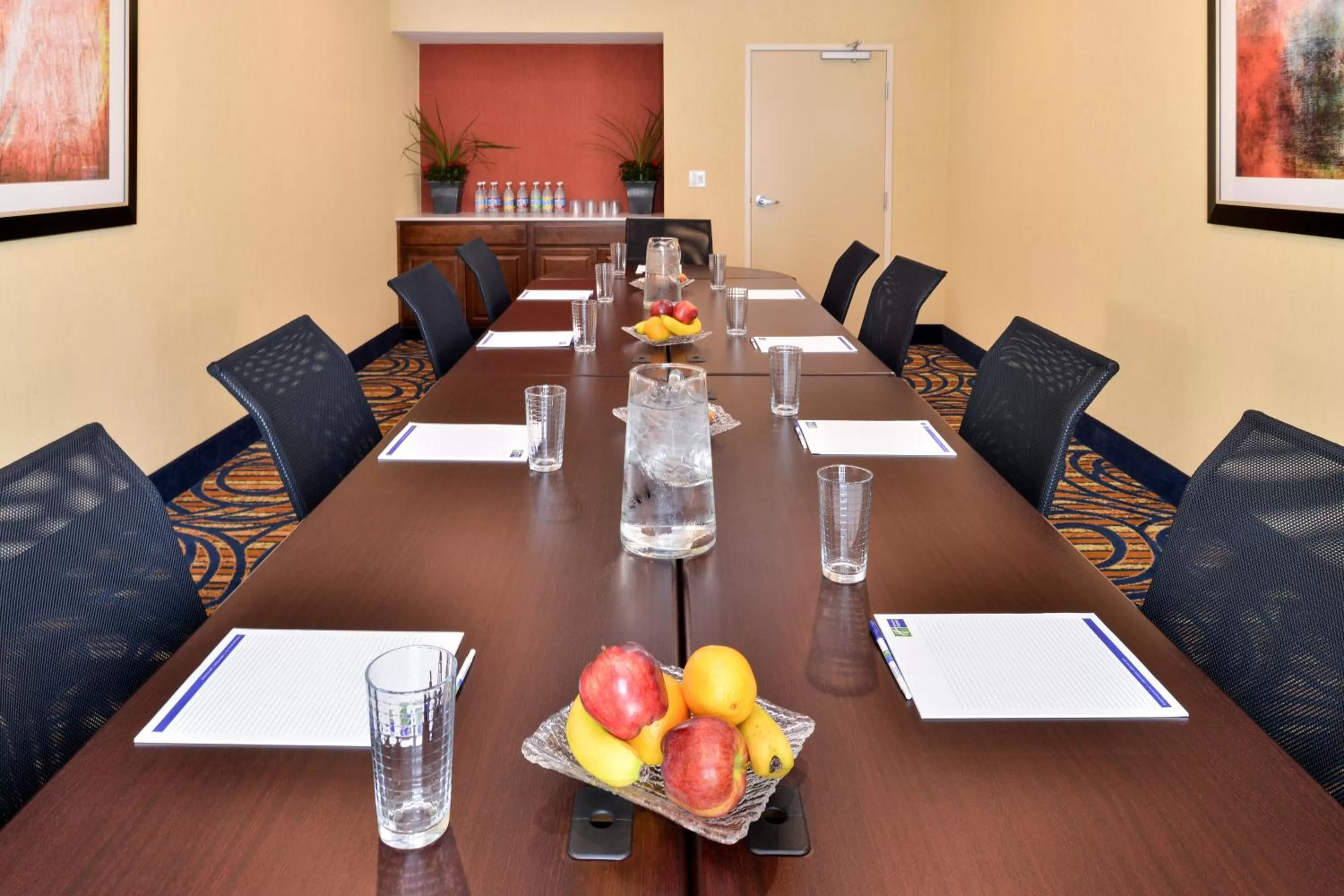 Meeting/conference room in Holiday Inn Express & Suites Peekskill-Lower Hudson Valley by IHG