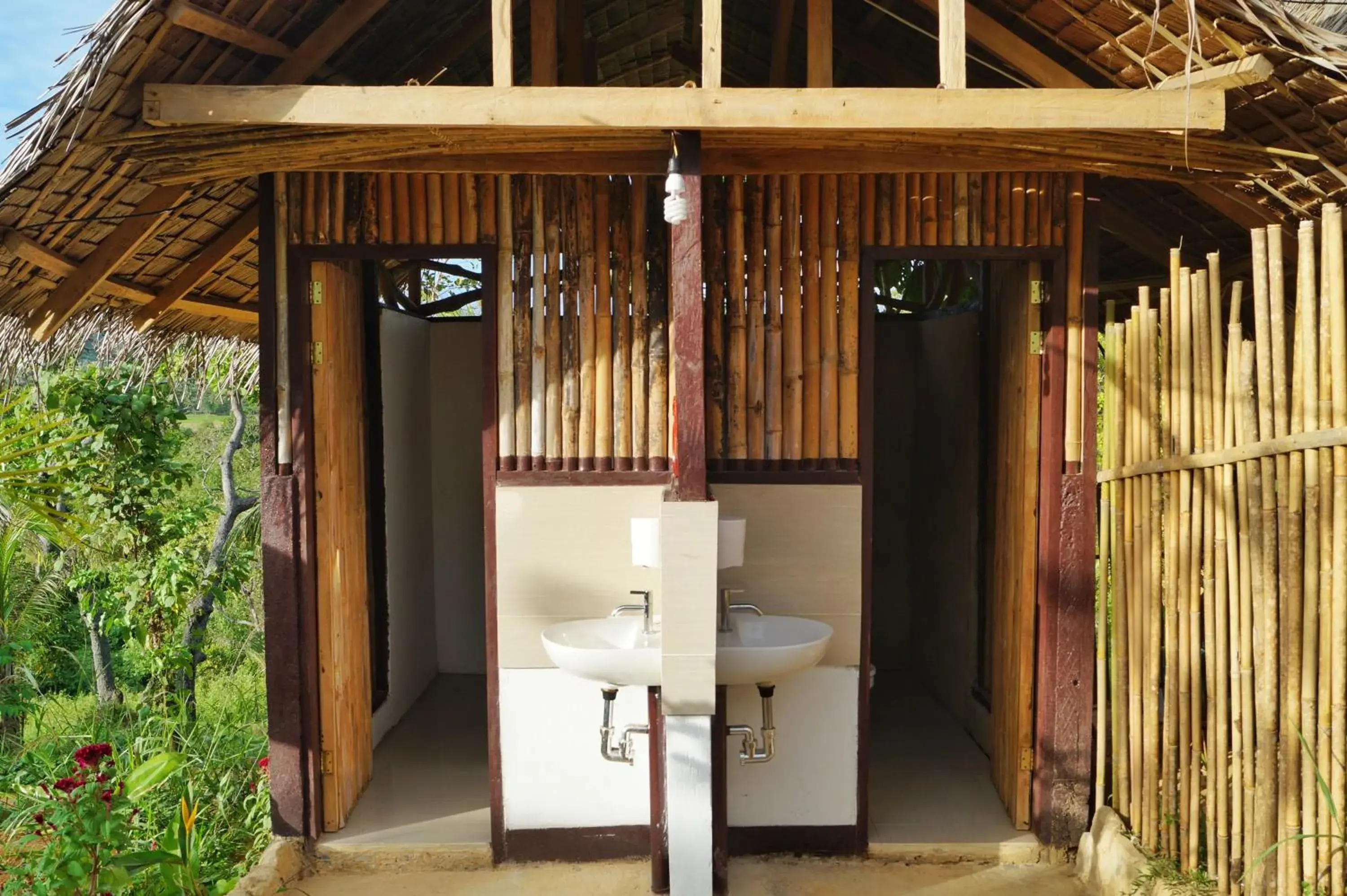 Bathroom in Erlittop Garden Eco Lodge