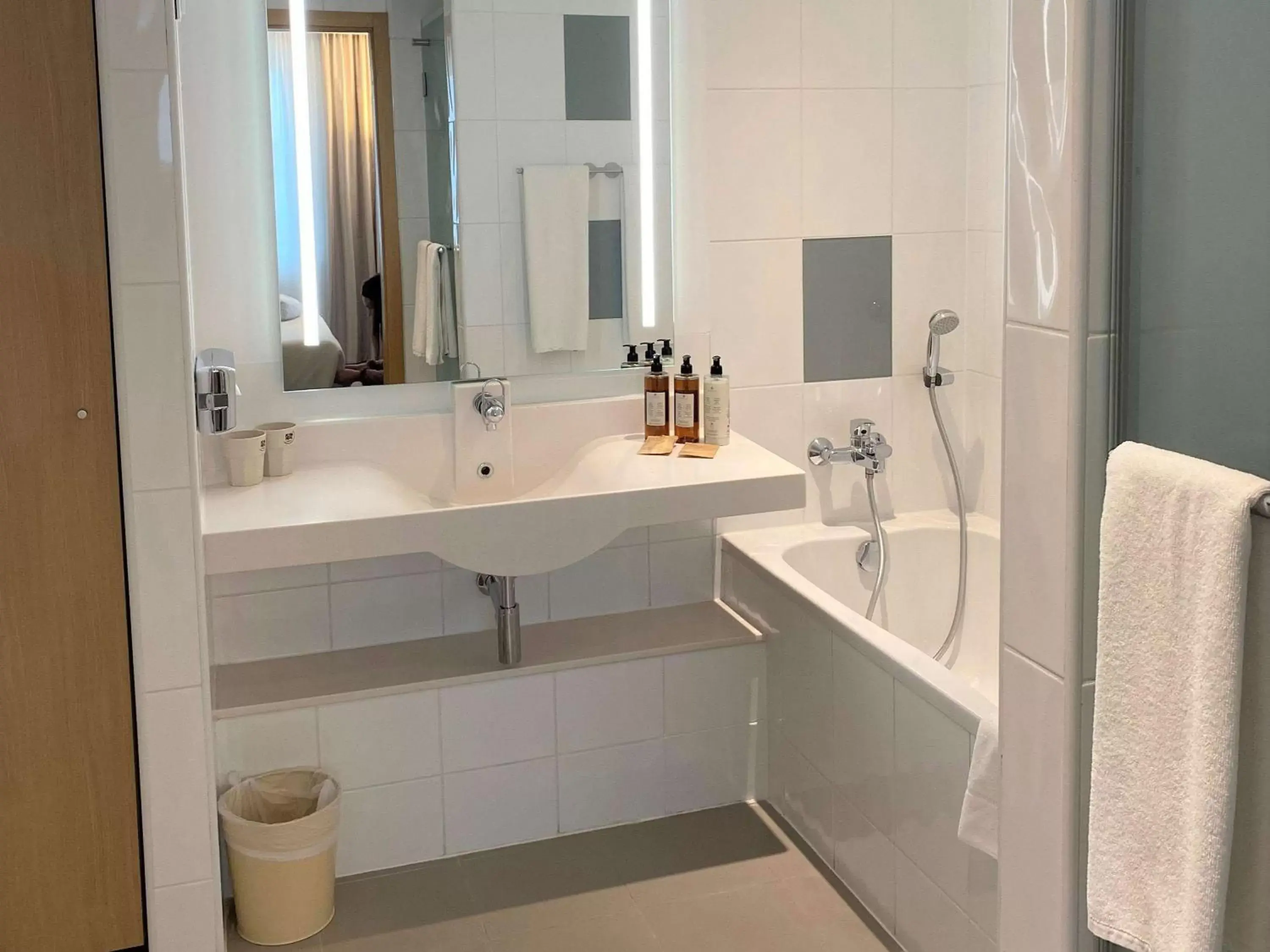 Photo of the whole room, Bathroom in Novotel Vilnius Centre