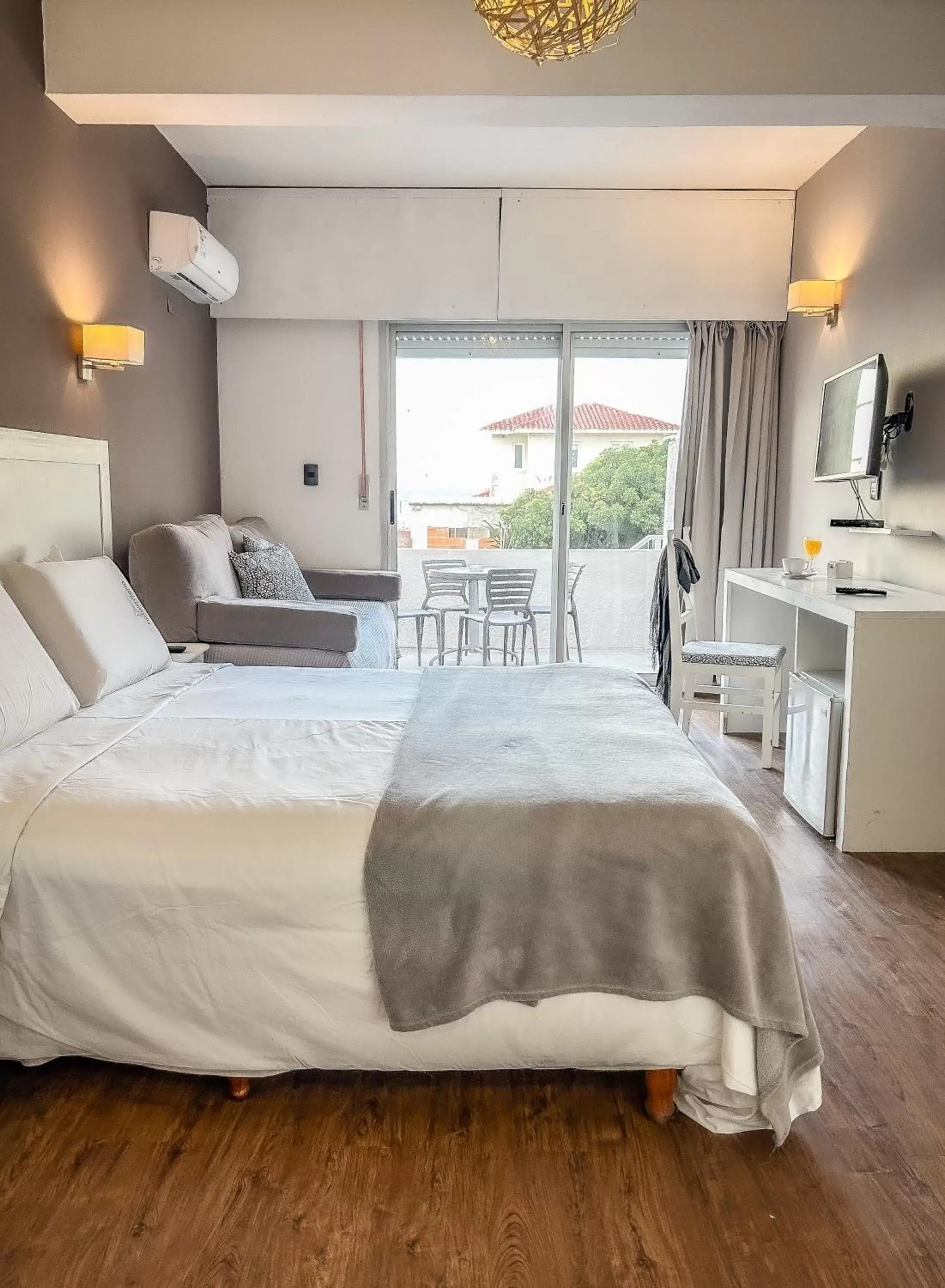 Quadruple Room with Terrace in Hotel Milano Quadruple Room with Terrace in Hotel Milano