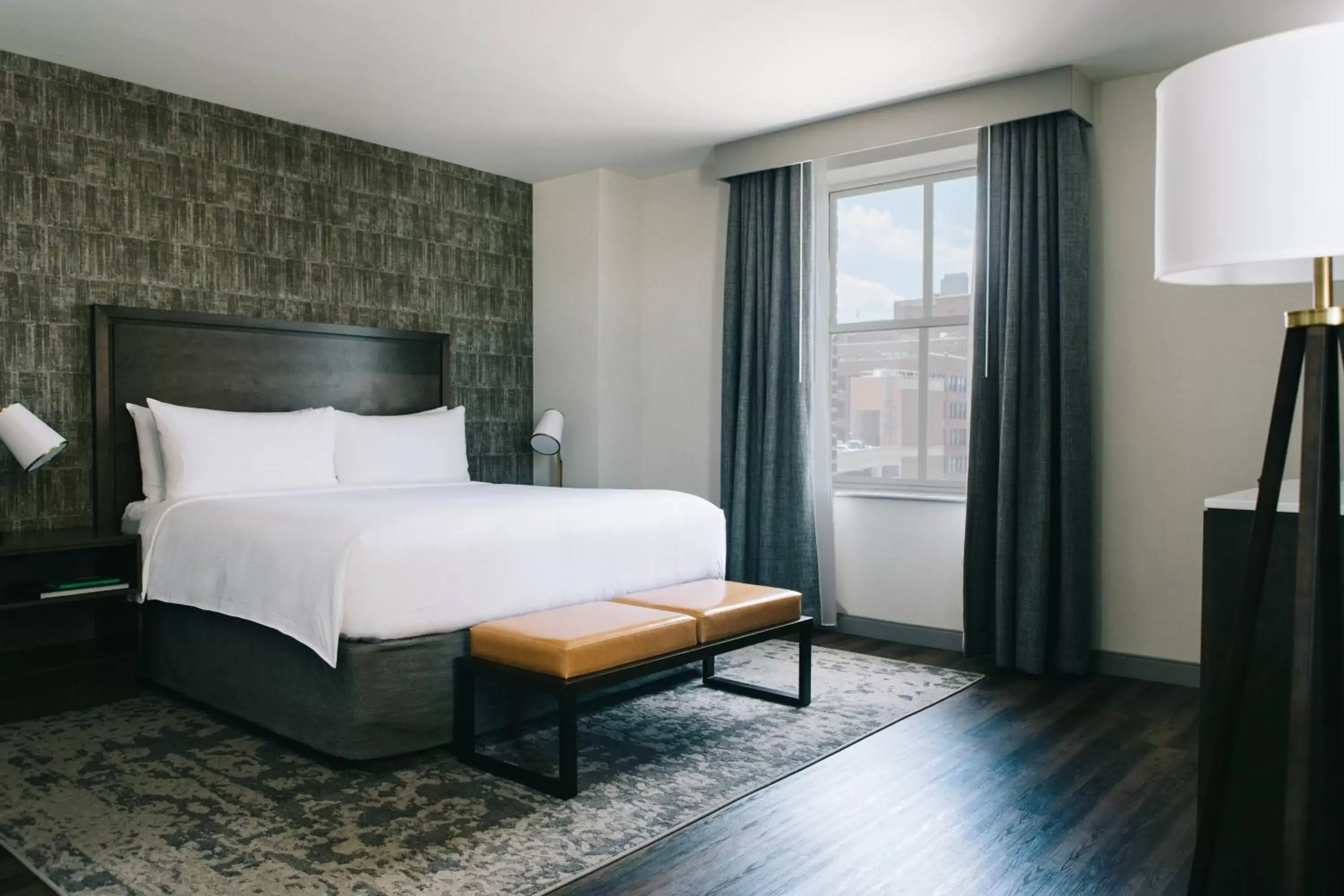 Bedroom, Bed in Marriott St. Louis Grand