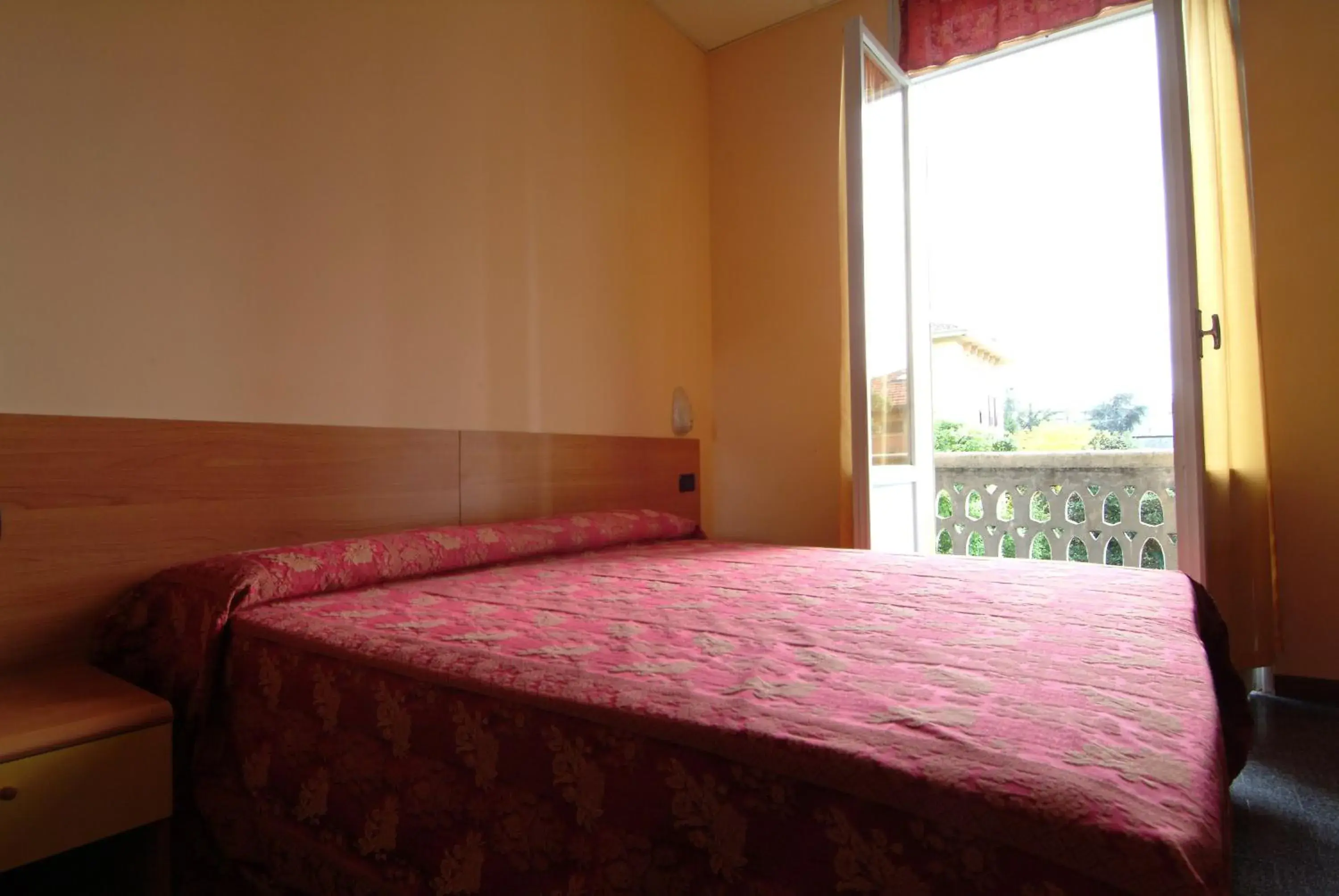 Double or Twin Room with Balcony in Hotel San Geminiano Double or Twin Room with Balcony in Hotel San Geminiano