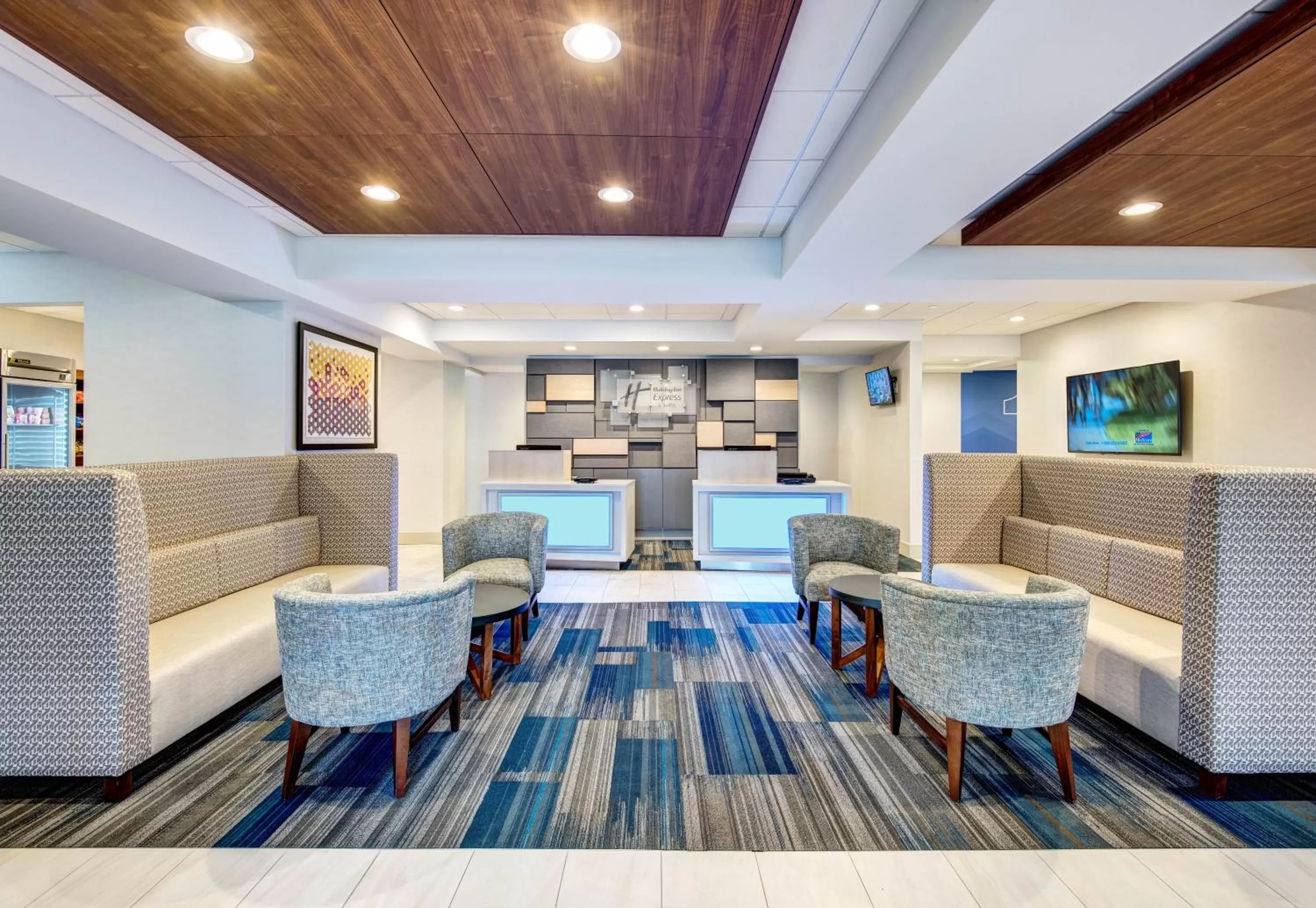 Property building in Holiday Inn Express Woodbridge by IHG