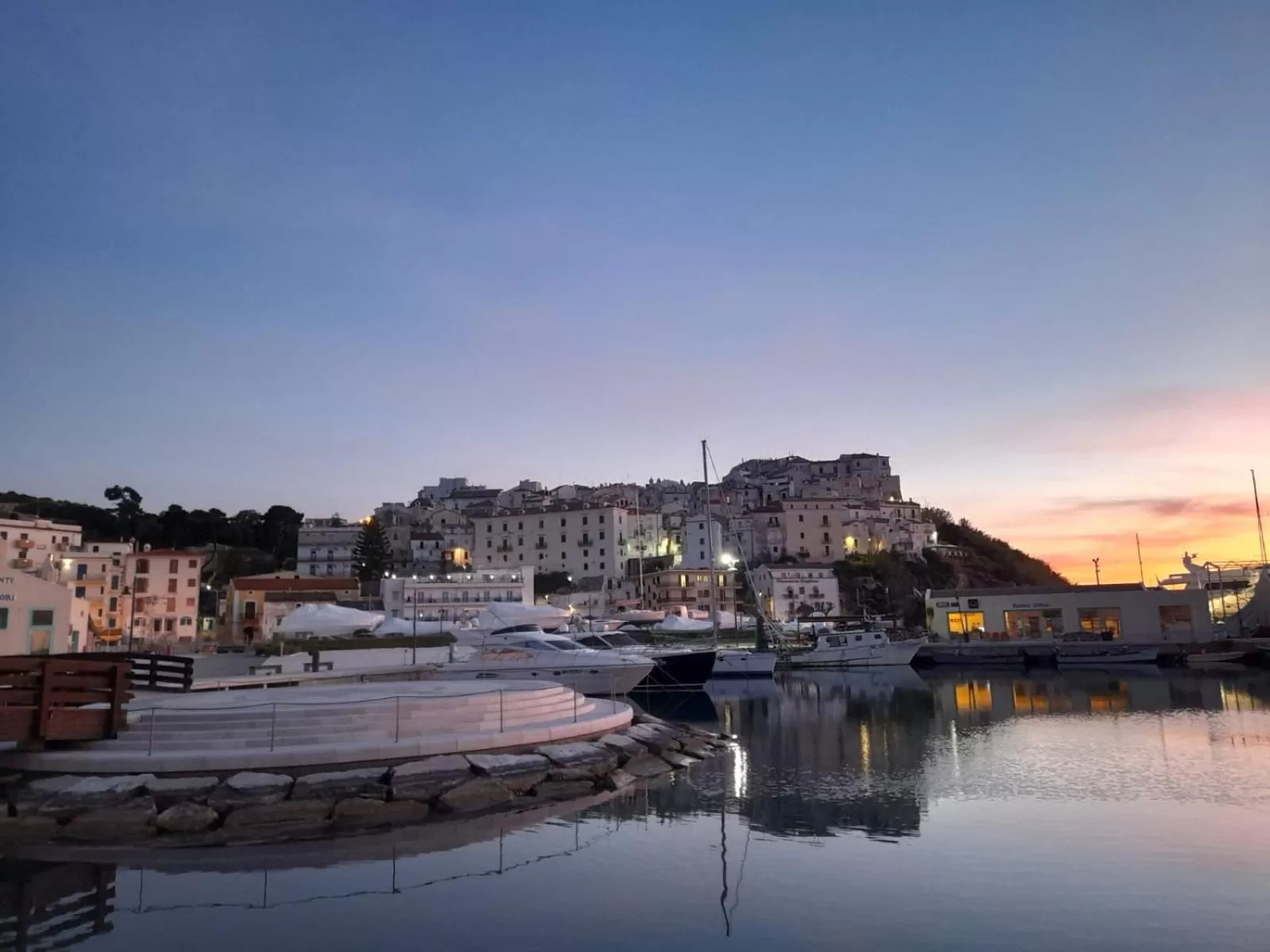 Neighbourhood in B&B La Maison del Borgo