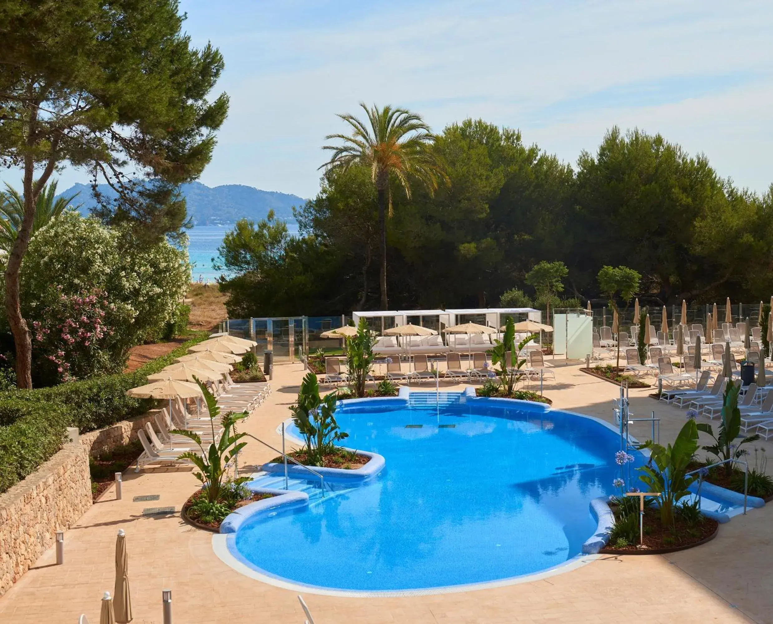 Swimming Pool in Hipotels Bahia Cala Millor