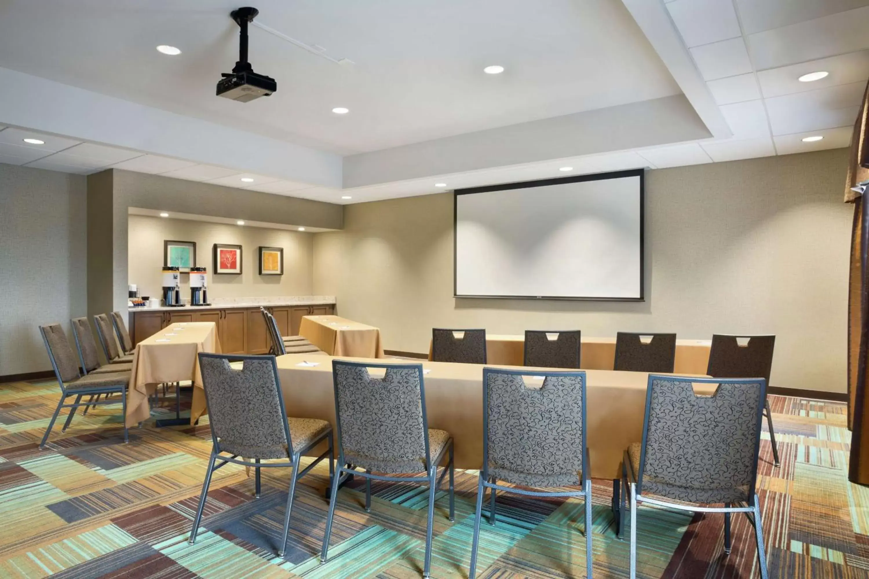 Meeting/conference room in Hampton Inn & Suites Minooka