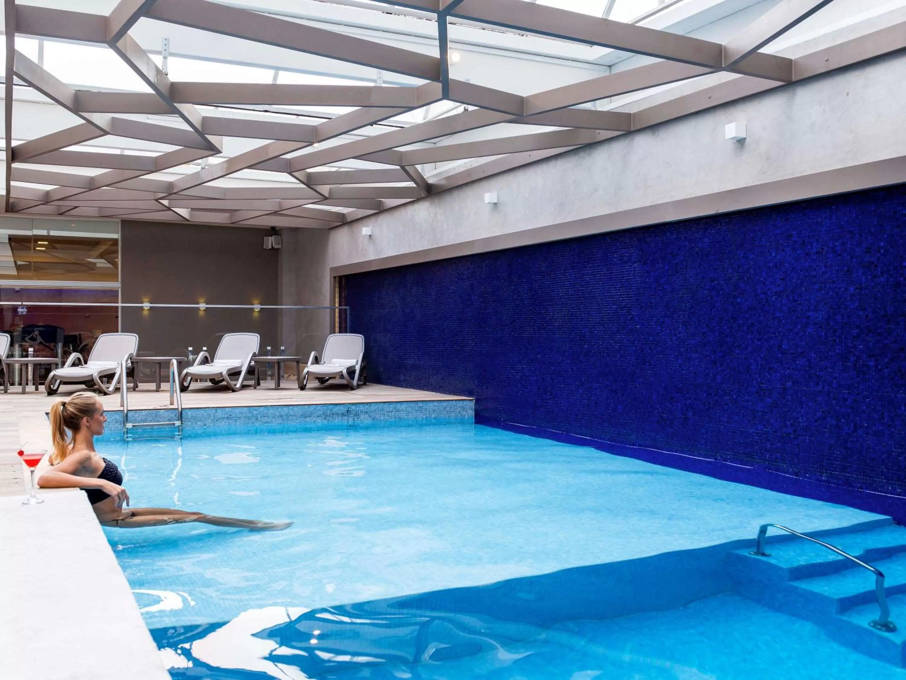 Pool view in Mercure Curitiba Batel