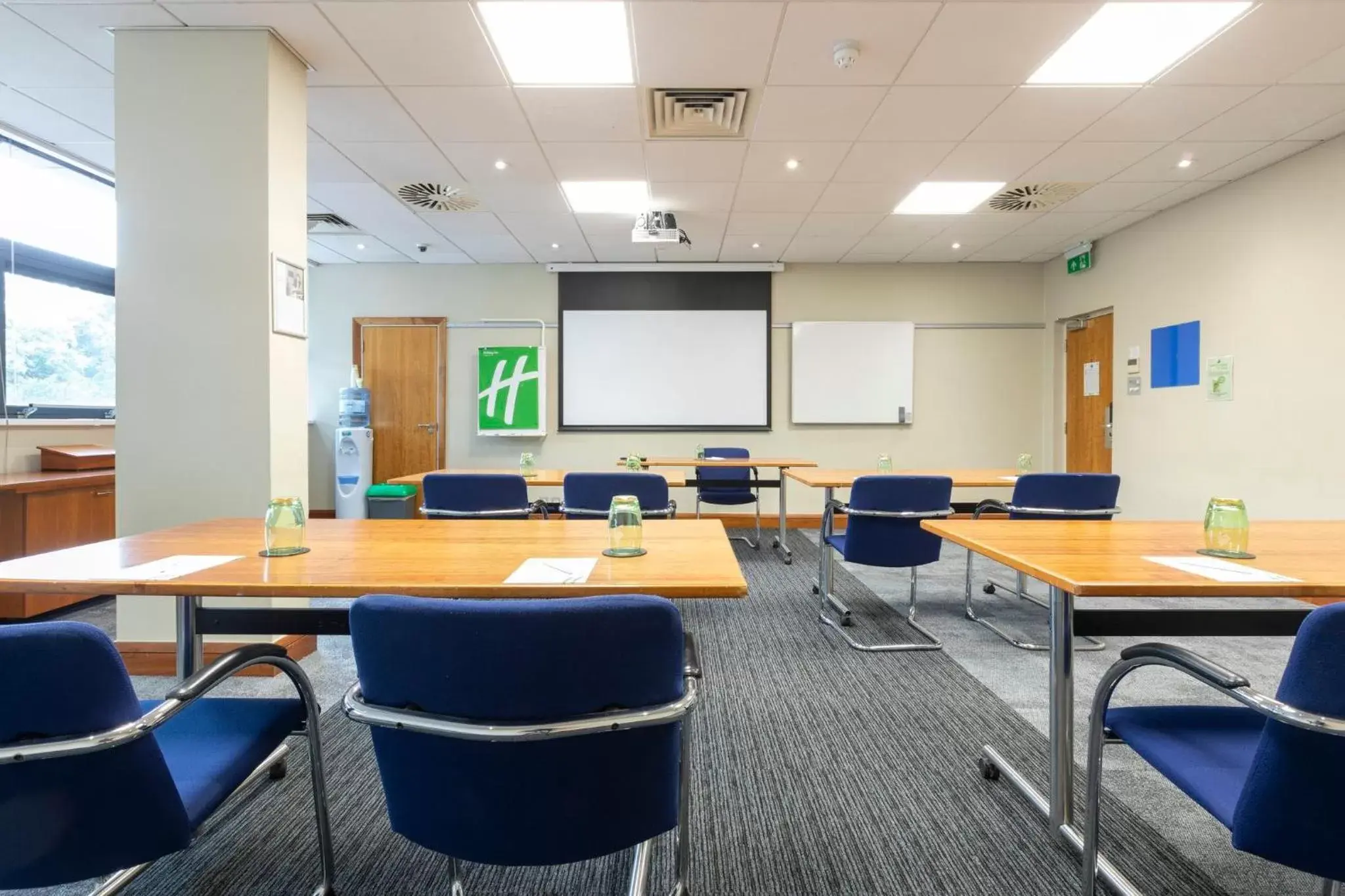 Meeting/conference room in Holiday Inn Cardiff City, an IHG Hotel